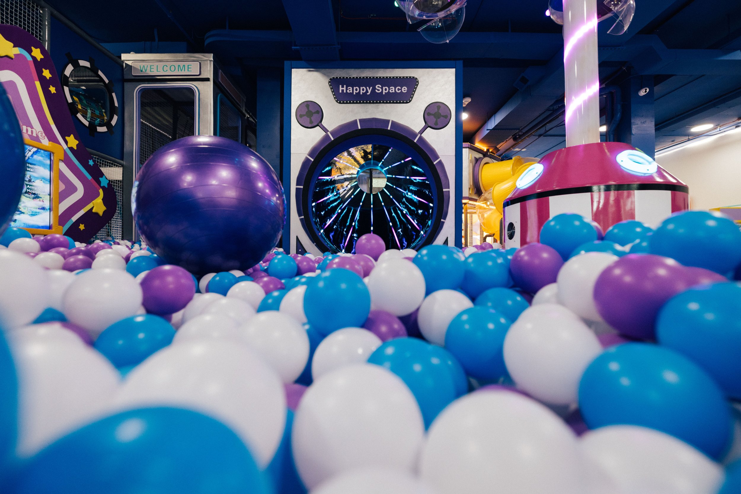 happyspaceplayground-indoorplayground-outdoorplayground-woodside-queens-nyc-spacetheme-ballpit-sllides-forkids-familyfun-entertainment.jpg