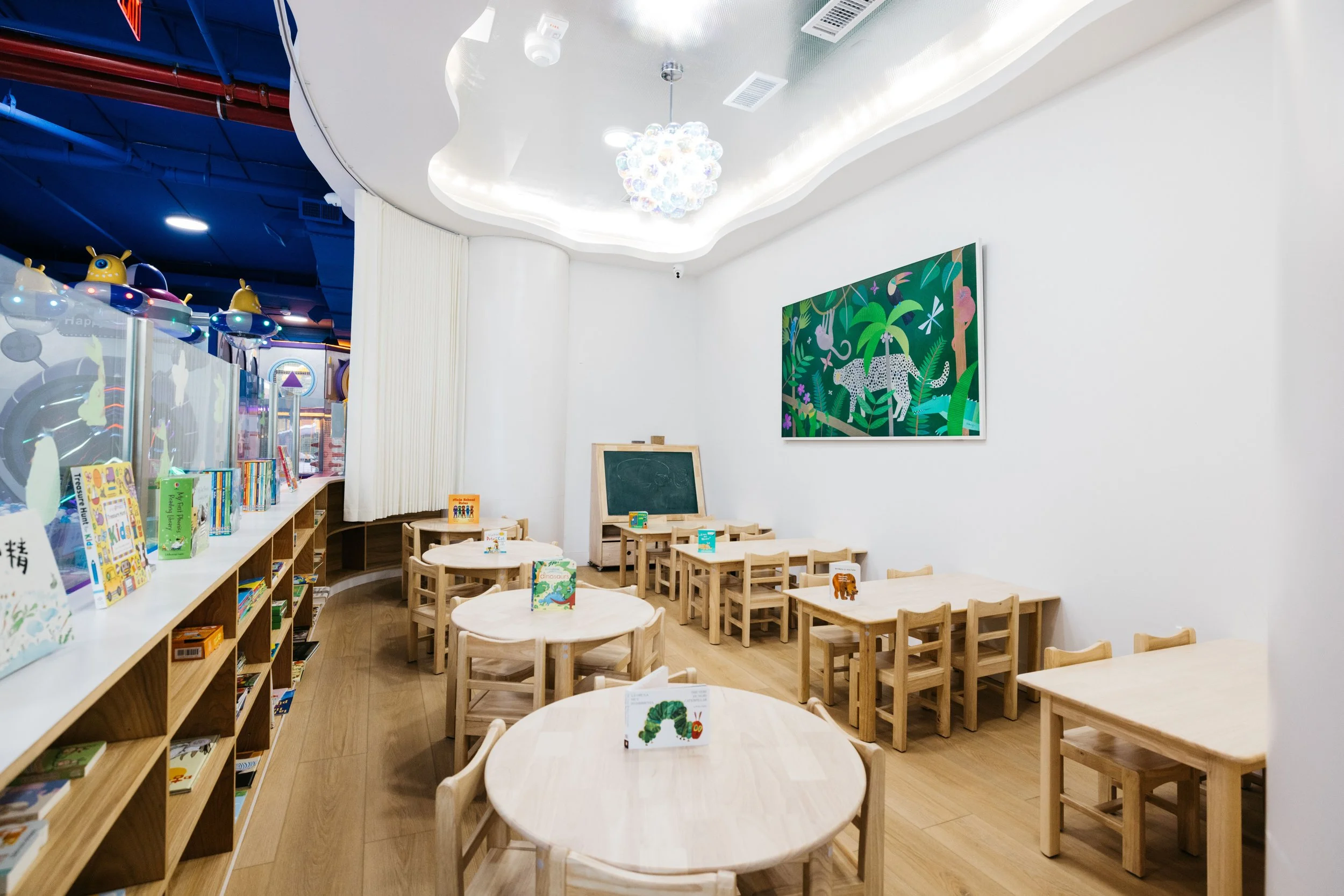 happyspaceplayground-indoorplayground-outdoorplayground-woodside-queens-nyc-spacetheme-reading-languages-learning-educational-library-forkids-familyfun-entertainment.jpg