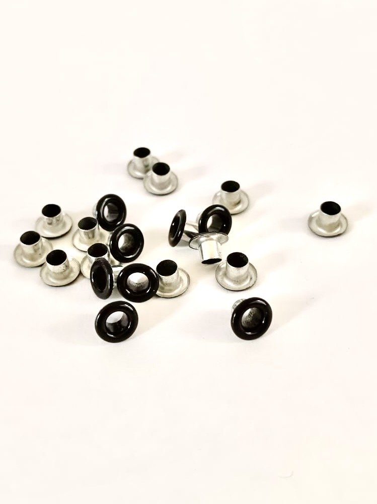Ojillos negro 4mm 20pz