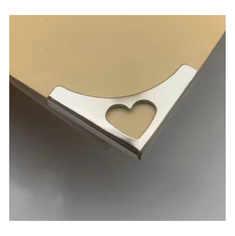 Esquinero plateado corazón 4 zas