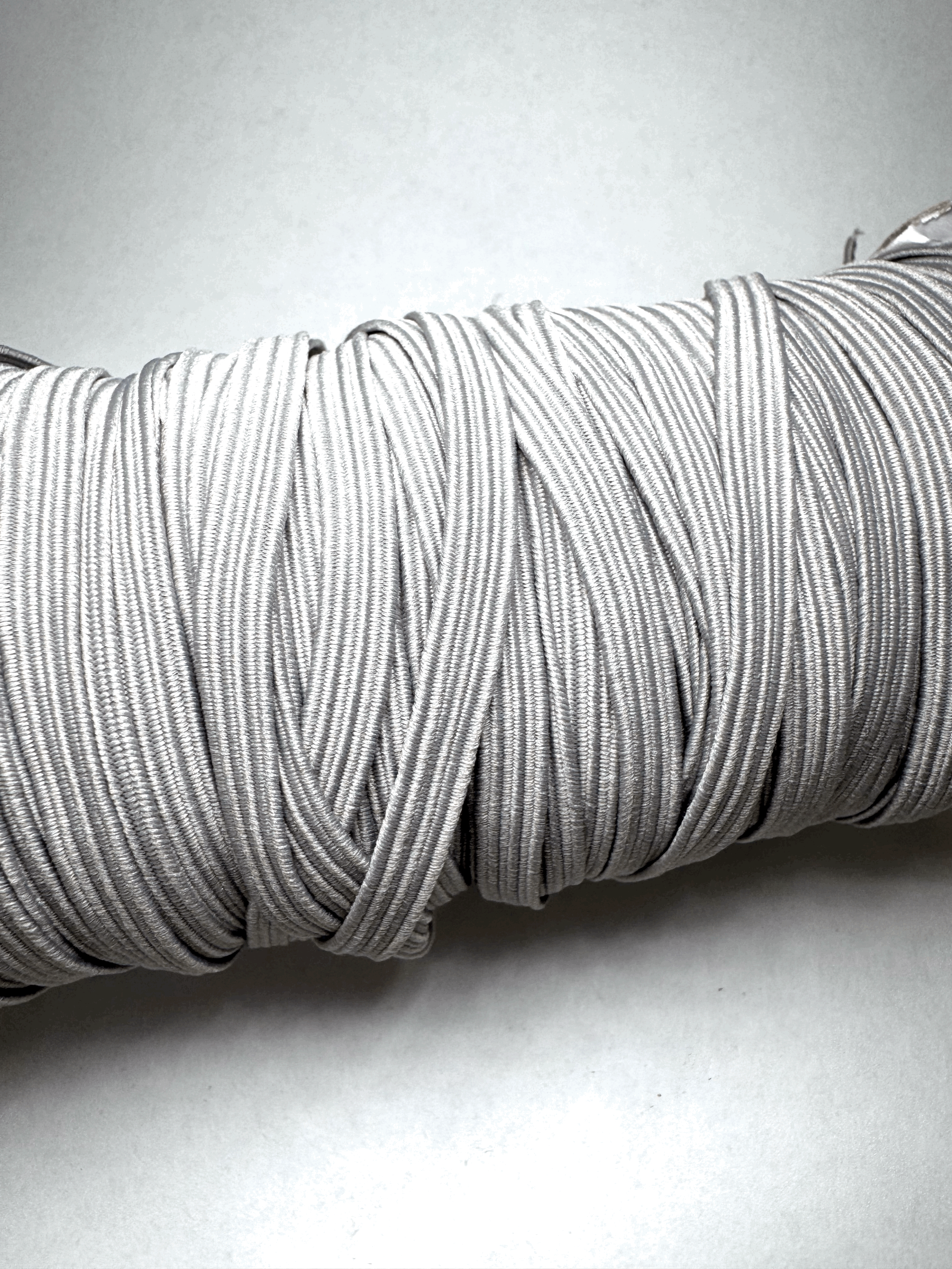 Elastico mate gris 5mts 6mm