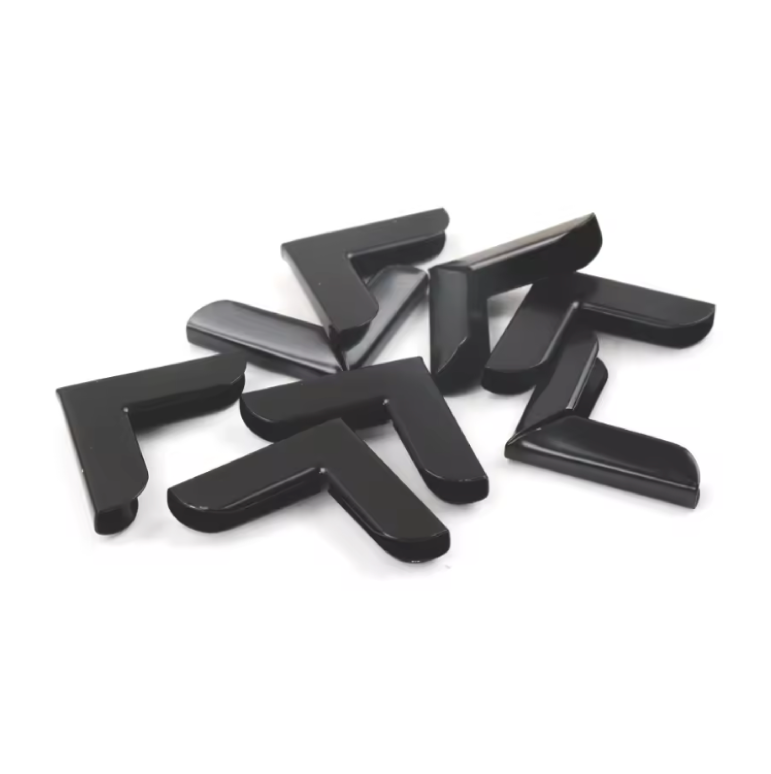 Esquinero negro 4 pza