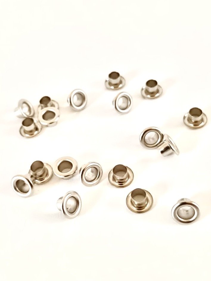 Ojillos plata 4mm 20pz