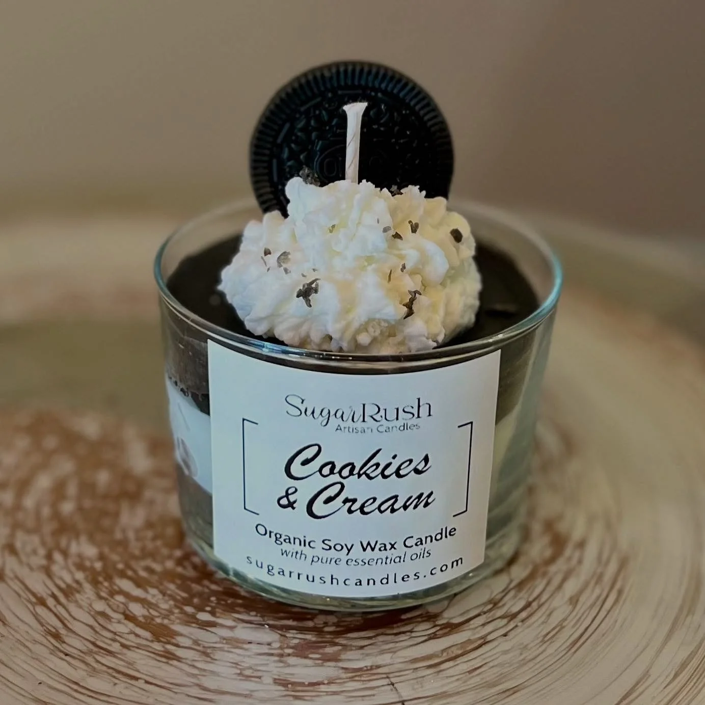 November&rsquo;s Candle of the Month! 50% of proceeds go to the Sociedad Protectora de Animales de San Miguel de Allende, A.C. @spa.sma 

A delicious swirl of warm vanilla, crushed chocolate cookies, and a hint of sweet cream. Cozy, nostalgic, and ir