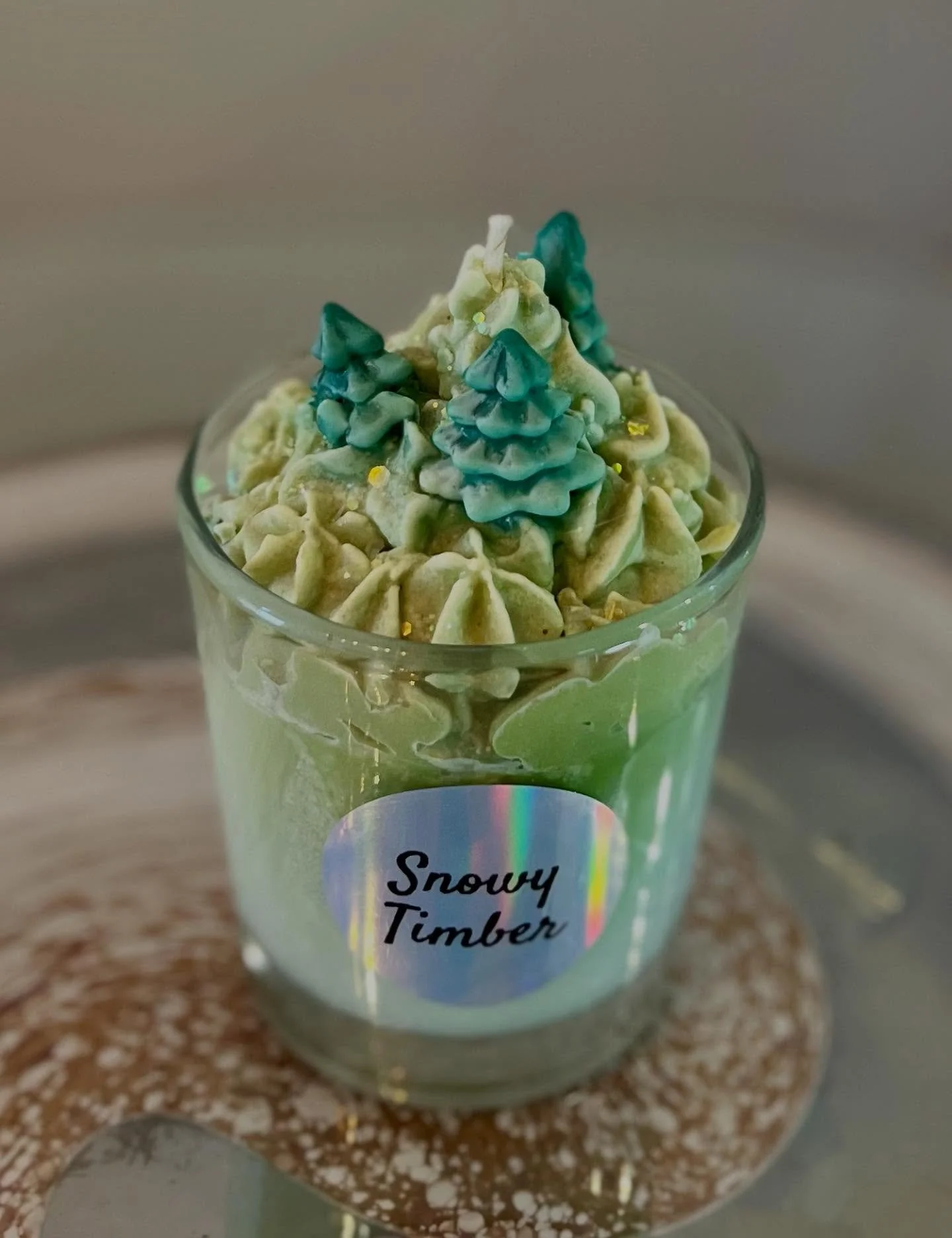 Cool pine and cedarwood meet a gentle winter hush &mdash; it&rsquo;s like a walk through a frosted forest at dawn. Rustic, calm, and perfectly woodsy for fireside evenings.
Seasonal candles are available on our website. Link in bio!
#candle #seasonal