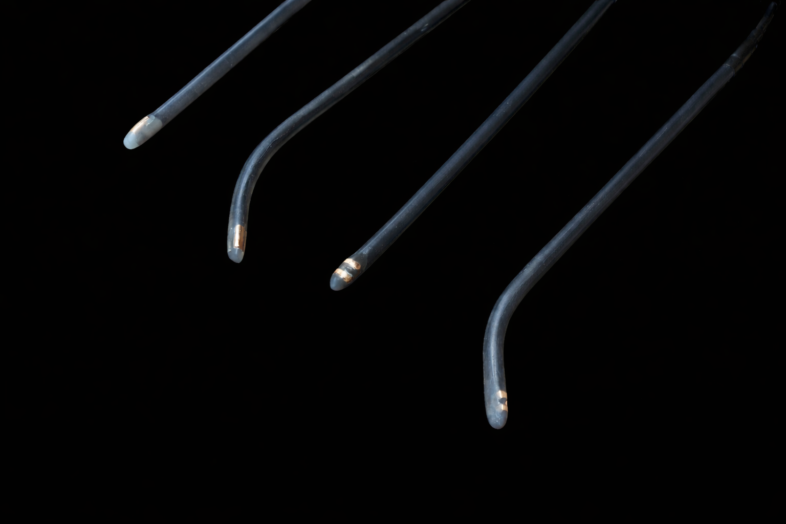 5mm-2-electrode-rectal-probe-set-of-4-detail-black-background.png