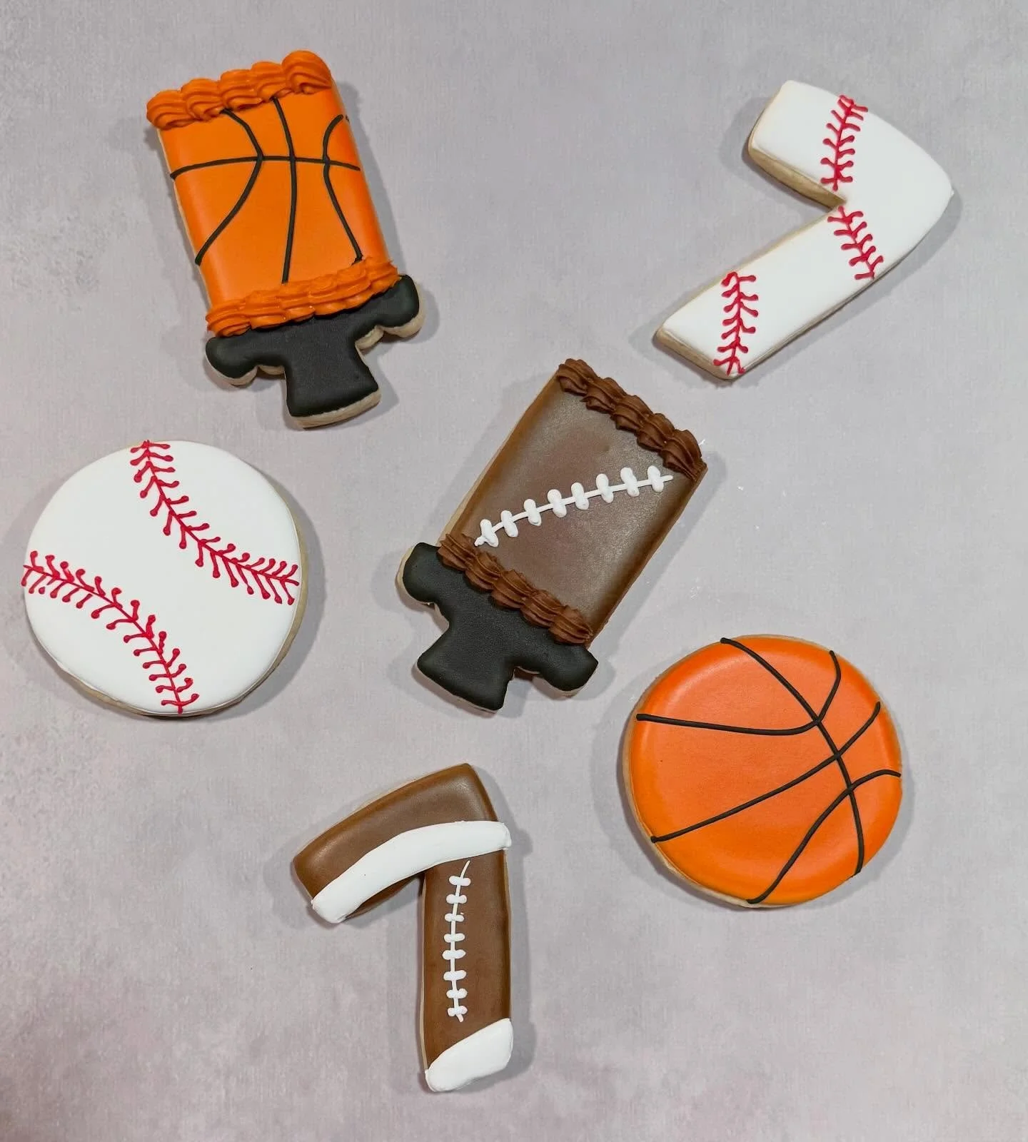 Game day just got a whole lot sweeter 🏀⚾🏈

This custom sports cookie set is a total crowd-pleaser&mdash;perfect for birthdays, team parties, end-of-season celebrations, or cheering on your favorite athlete. From basketballs to baseballs to football