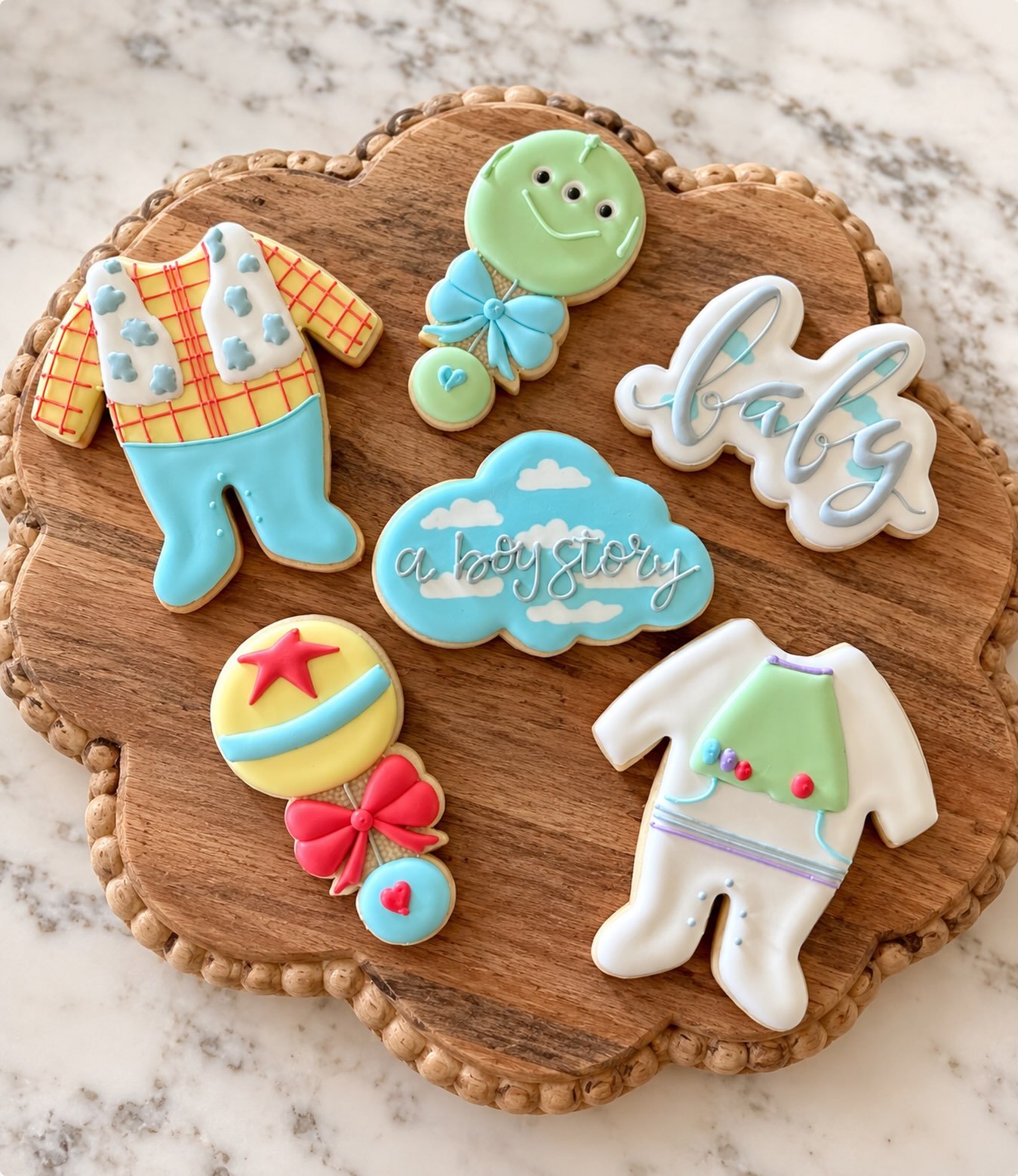 ☁️✨ You&rsquo;ve Got a Friend in Me! ✨☁️

To infinity and beyond&hellip; with a little sweetness along the way! 

This Toy Story-inspired baby shower set was SO much fun to create! From Woody&rsquo;s iconic outfit to Buzz&rsquo;s space suit, every li
