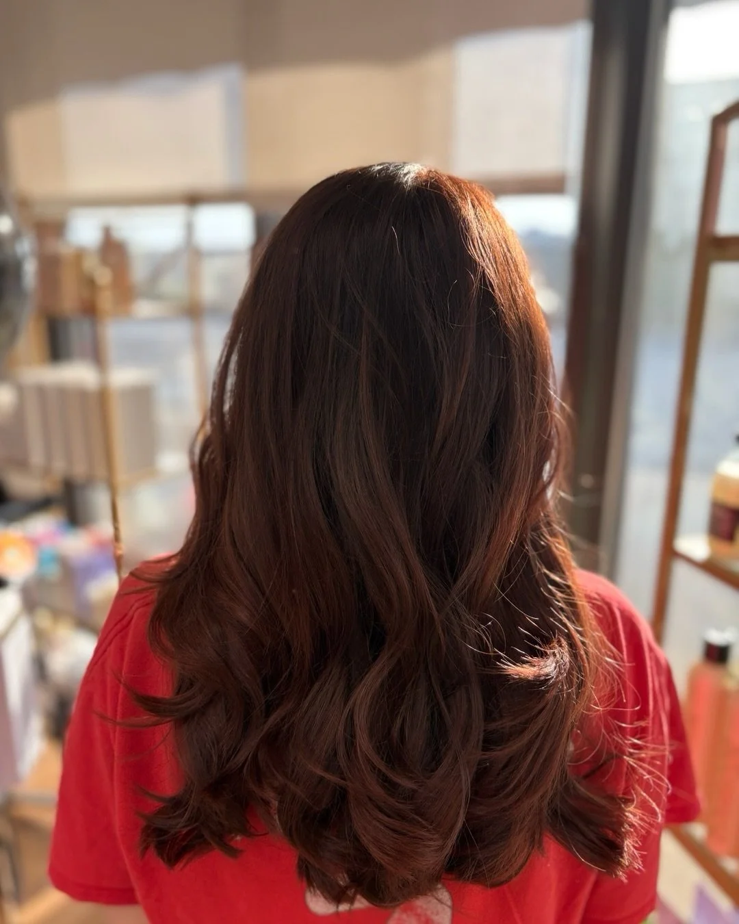 Sometimes you just need a complete change and she went for it. (Swipe to see the before!!) 

Grace took her color deeper with a hit of red for warmth and gave her a good chop with long layers to take out the heaviness. The difference a cut and the ri