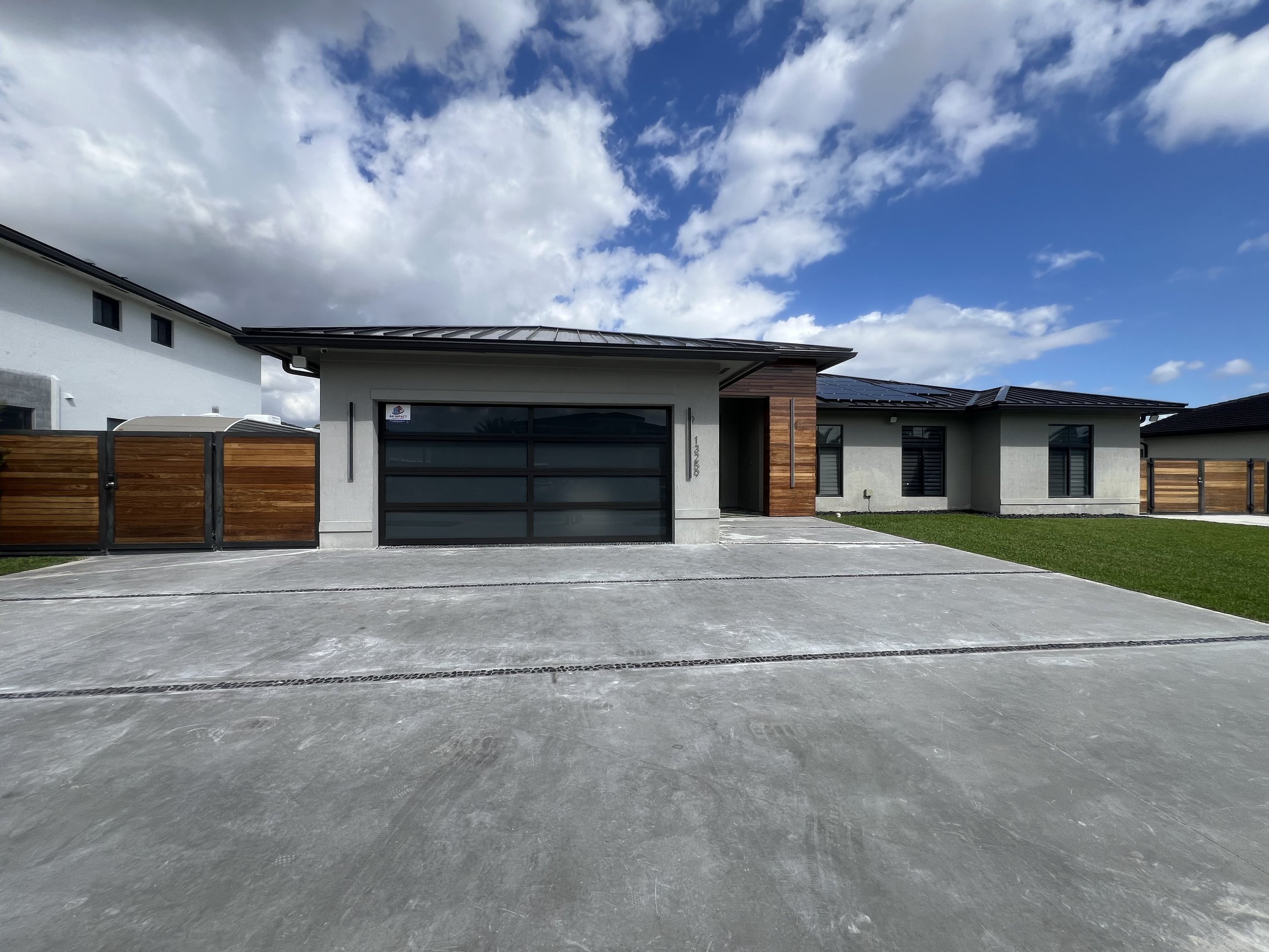 garage-2-modern-home.jpg