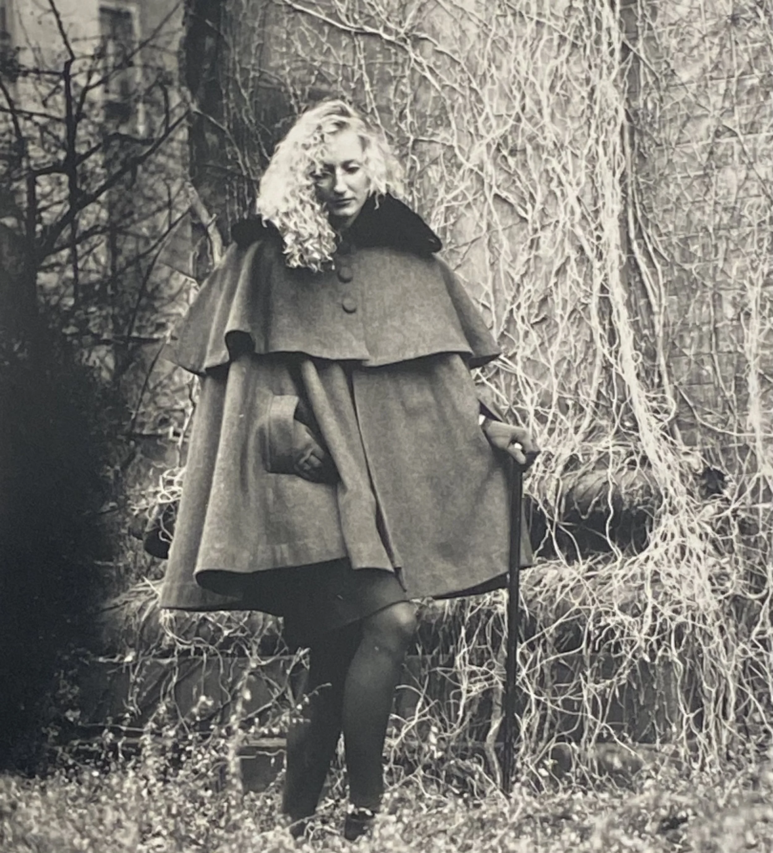 Moss green double cape with matching skirt and faux fur collar