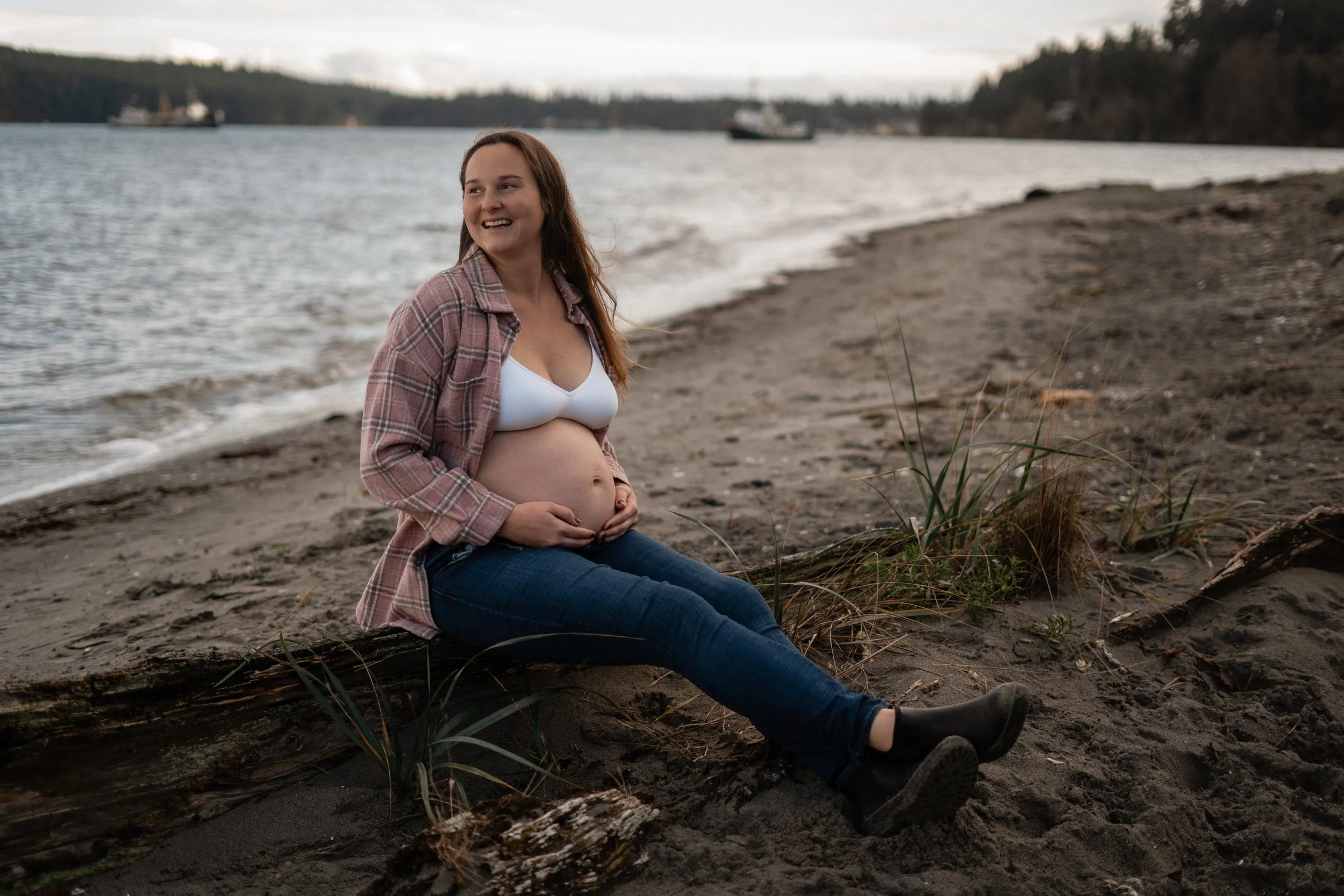 Outdoor maternity session in Vancouver, WA