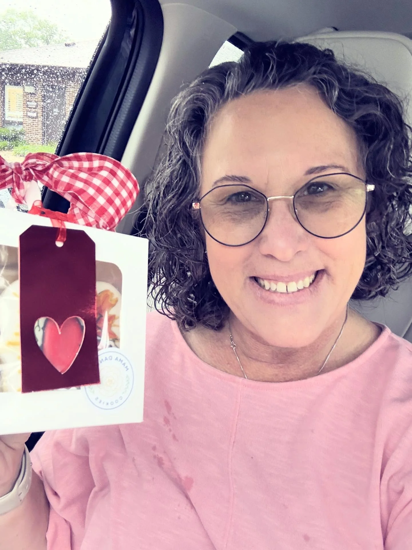Hey followers! It’s me, Mary Danos, and I’m participating in the 👋 Meet the Baker Collab by @SugarCookieMarketing_ - the concept is pretty fun! A bunch of bakers get together and post about themselves and their bakeries today. Other bake