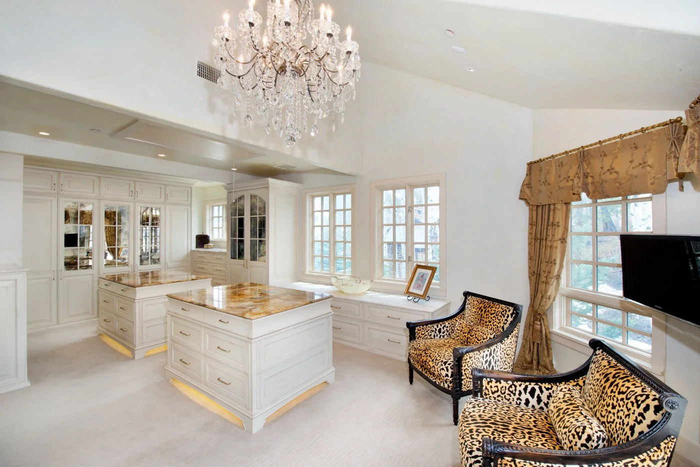 Foley_MasterCloset (1).jpg