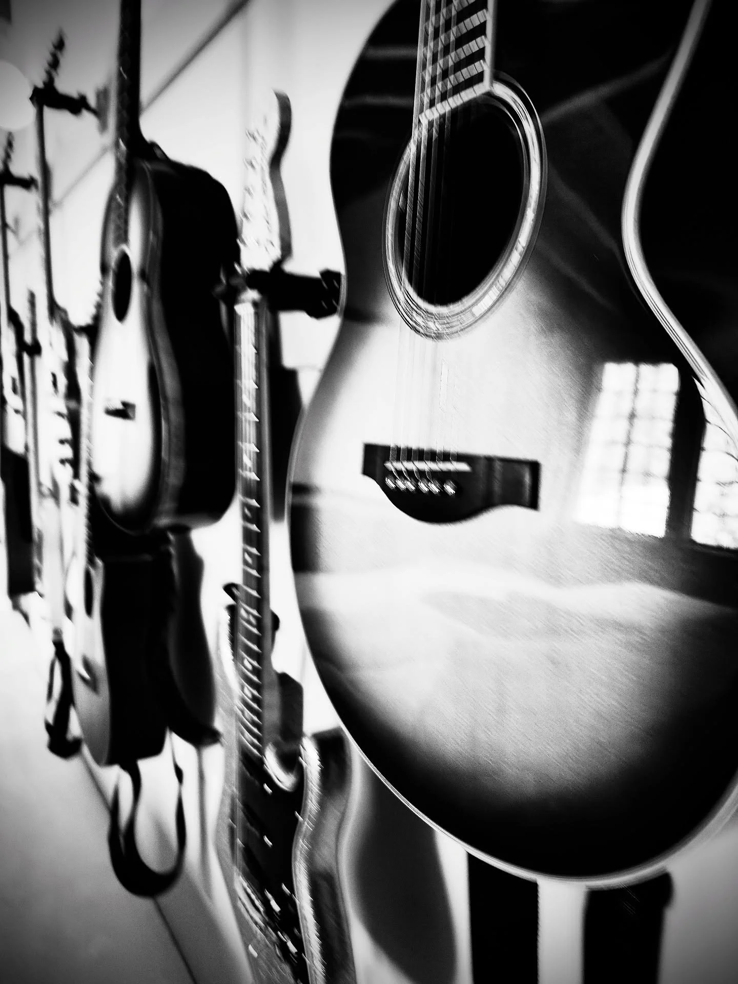 🎶 Missig Team: LA Things To Do 🎶
Strings, sound, and soul — Los Angeles is alive with music, from intimate venues to legendary stages. A city where creativity never stops playing.
📸 @philmexposed | Posted by @MissigTeam
This month in LA mu