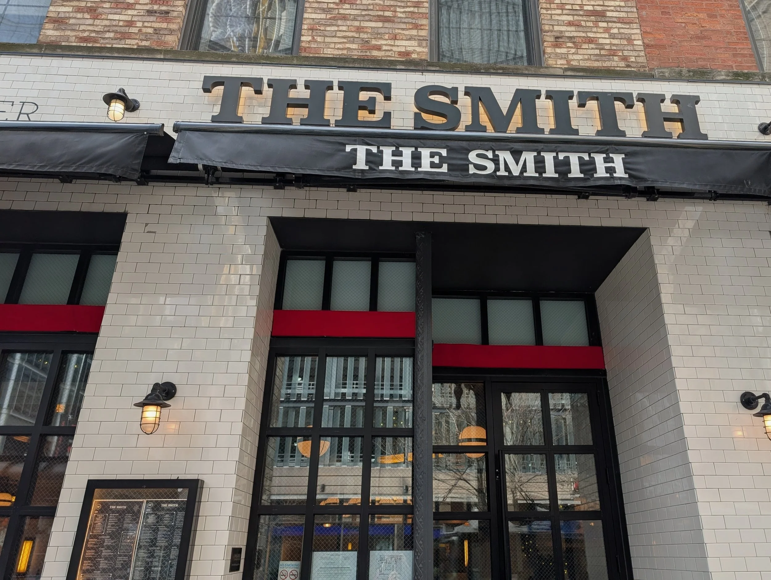 🍽️ DINING WITH VITAL SIGNS: FIELD EXAM The Smith – Chicago📍 400 N Clark St, Chicago, IL 60654