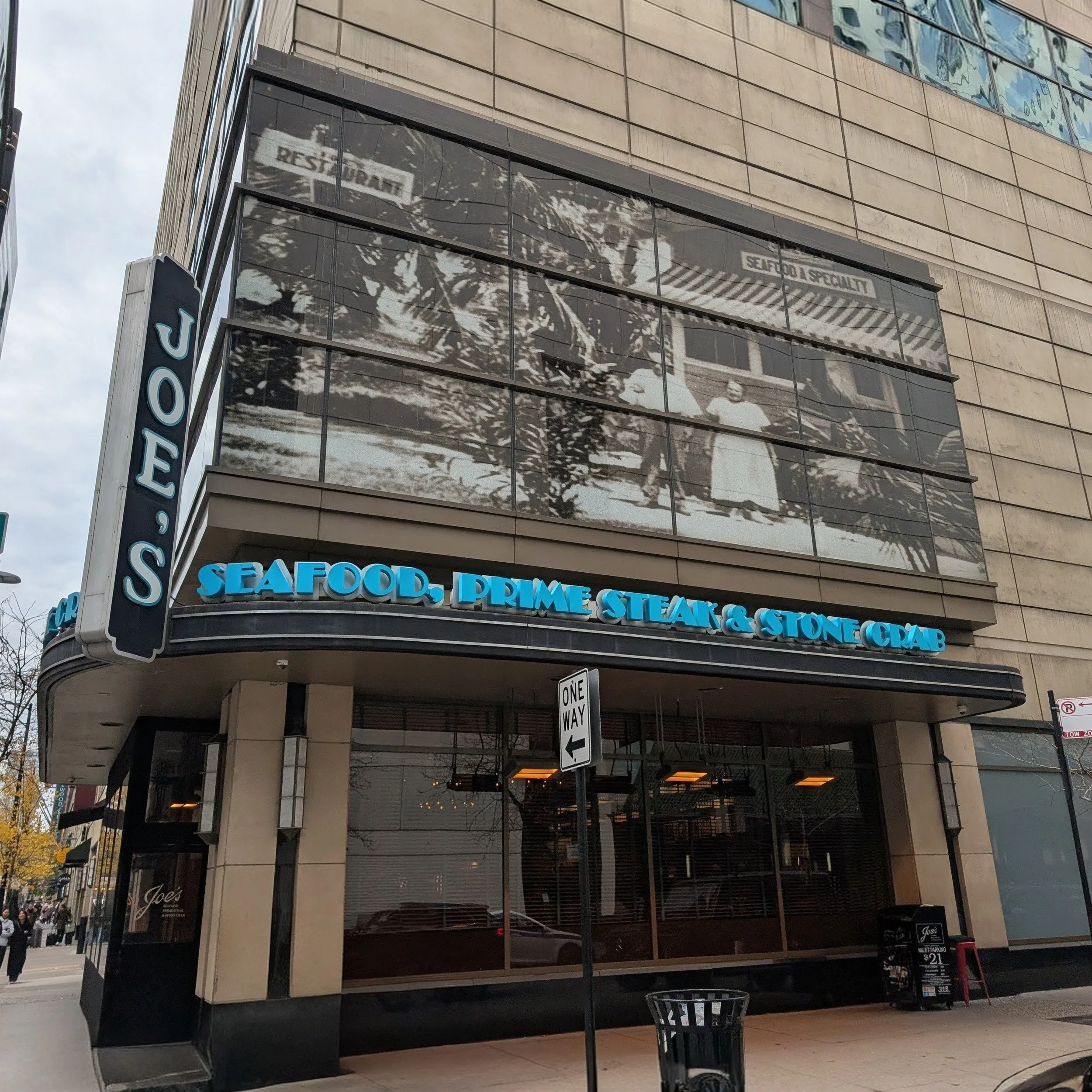 🍽️ DINING WITH VITAL SIGNS: FIELD EXAM @ Joe’s Seafood, Prime Steak &amp; Stone Crab – Chicago📍 60 E Grand Ave, Chicago, IL 60611