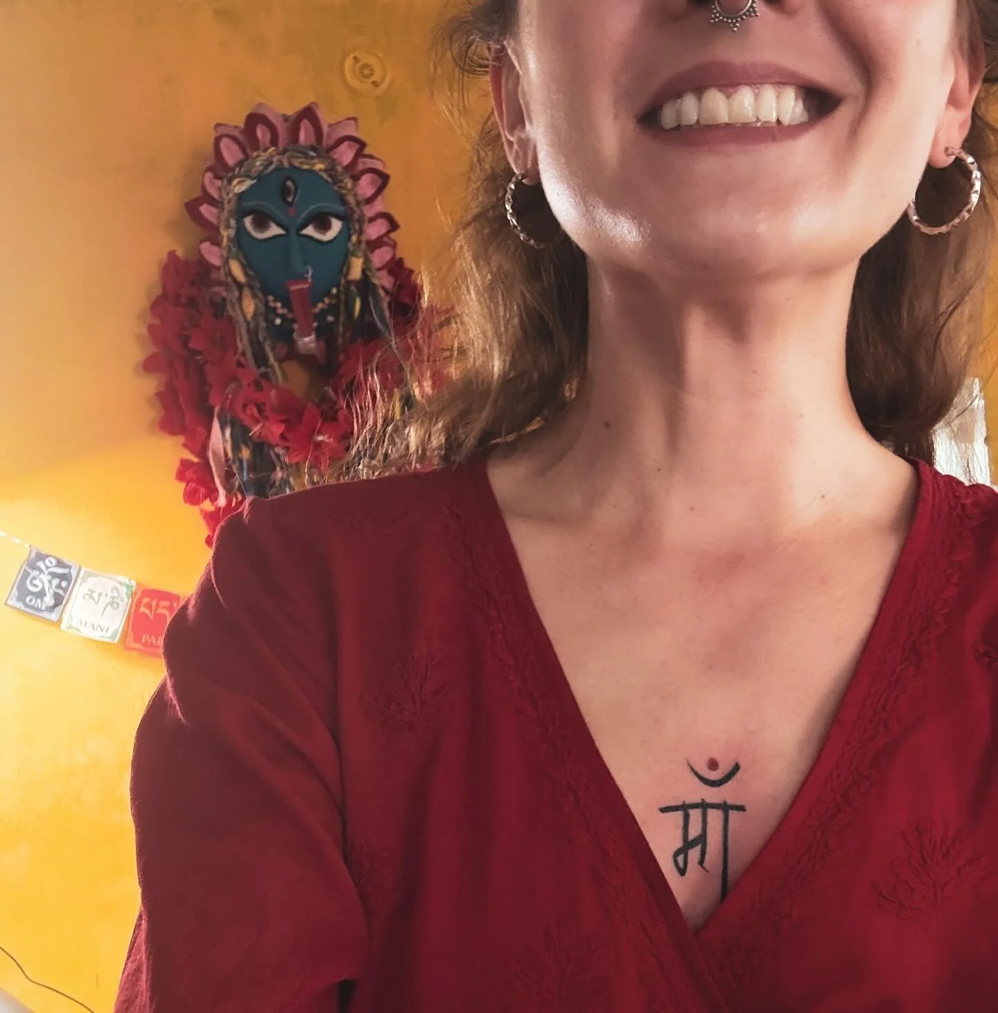 An offering to the inner fire 🔥 

Jai Maa माँ 
 {cosmic creative energy, pulsating power, mother of creation, the beginning the middle and the end, everything is her play}

𝒀𝒂𝒂 𝑫𝒆𝒗𝒊 𝑺𝒂𝒓𝒗𝒂𝒃𝒉𝒖𝒕𝒆𝒔𝒉𝒖 𝑺𝒉𝒂𝒌𝒕𝒊-𝑹𝒖𝒑𝒆𝒏𝒂 𝑺𝒂𝒎?