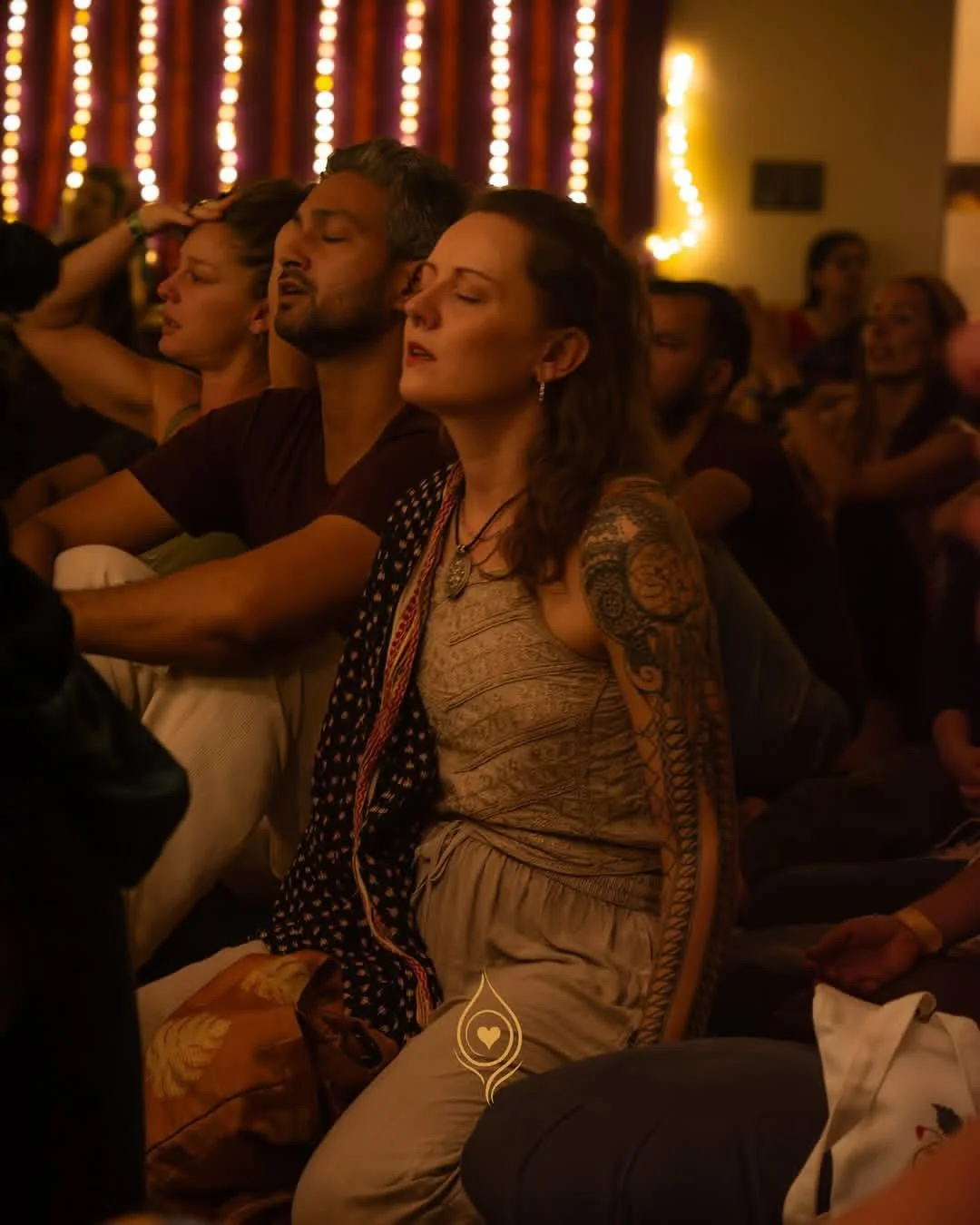 🇮🇳 &hearts;️
Don't ever underestimate the power of association. When you find yourself surrounded by people with deep values, integrity, devotion, clarity of mind and generosity of heart, everything around and inside of you changes. 

Choose how an