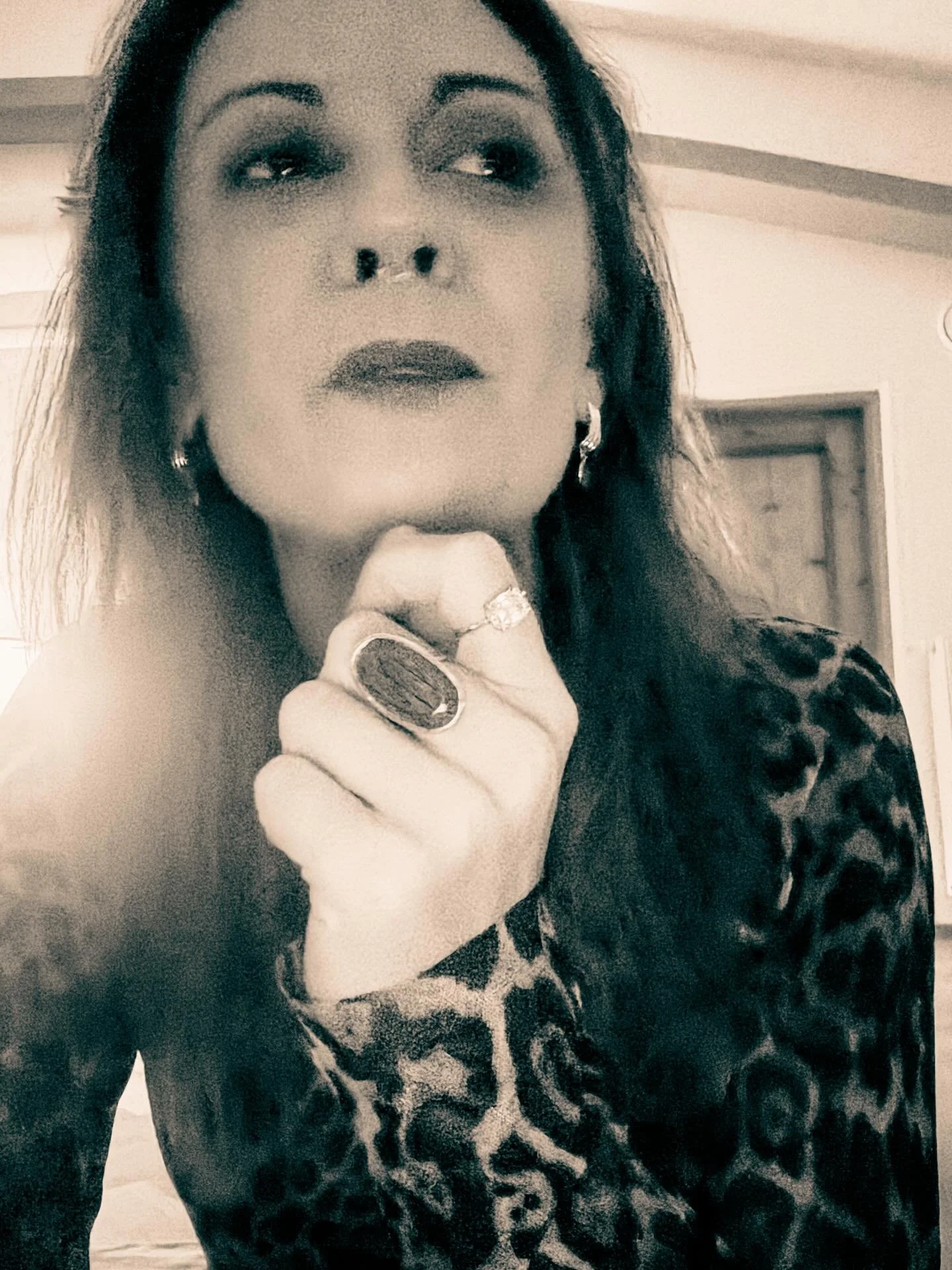 Oh December #mood 🔥 
final days of a transformational year. 
6 months of Jupiter Mahadasha and I feel like a different person to say the least. I changed my whole wardrobe. I started to love different things. I laugh every day. I am having fun with 