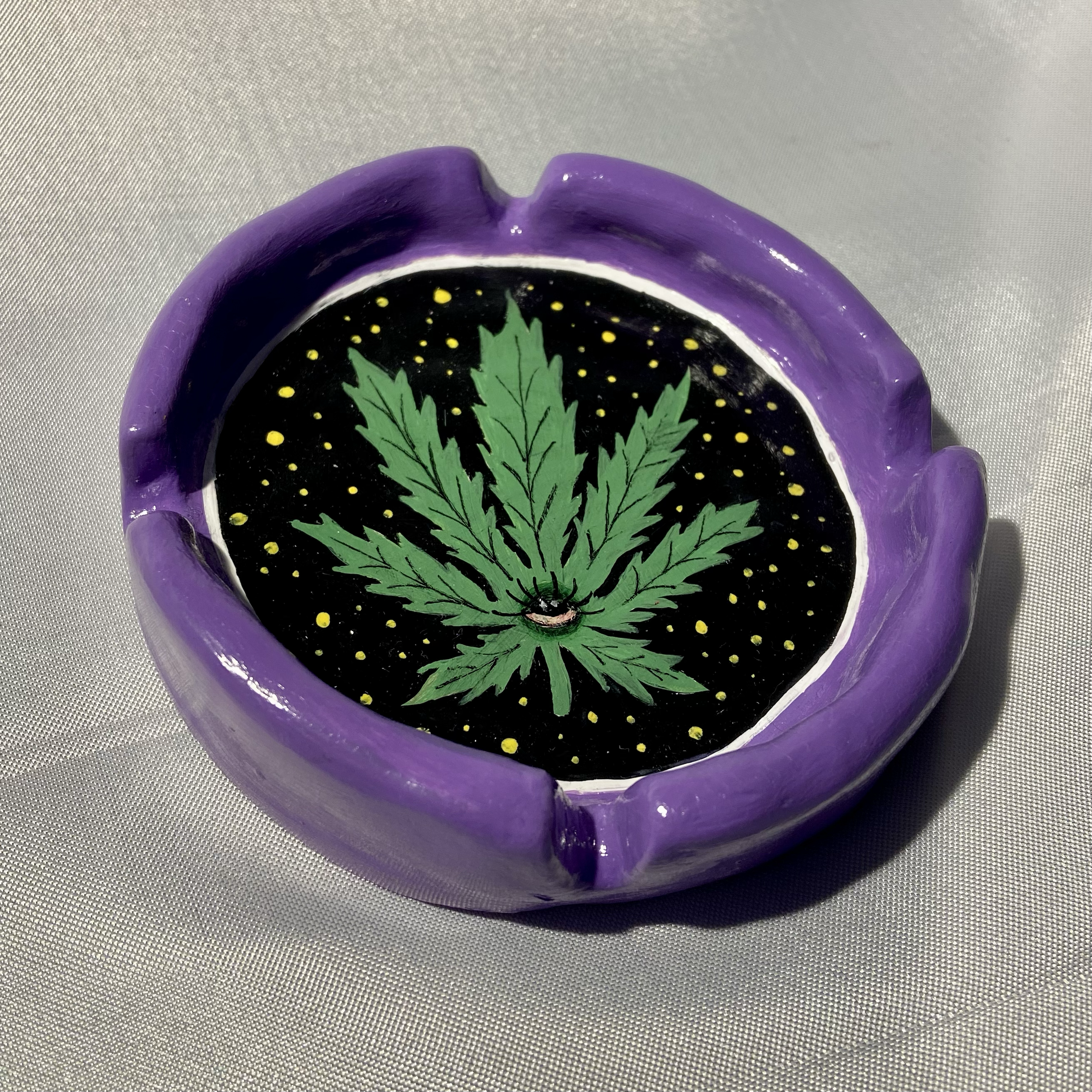 "leaf in space" ashtray -  420 collection - April 2022