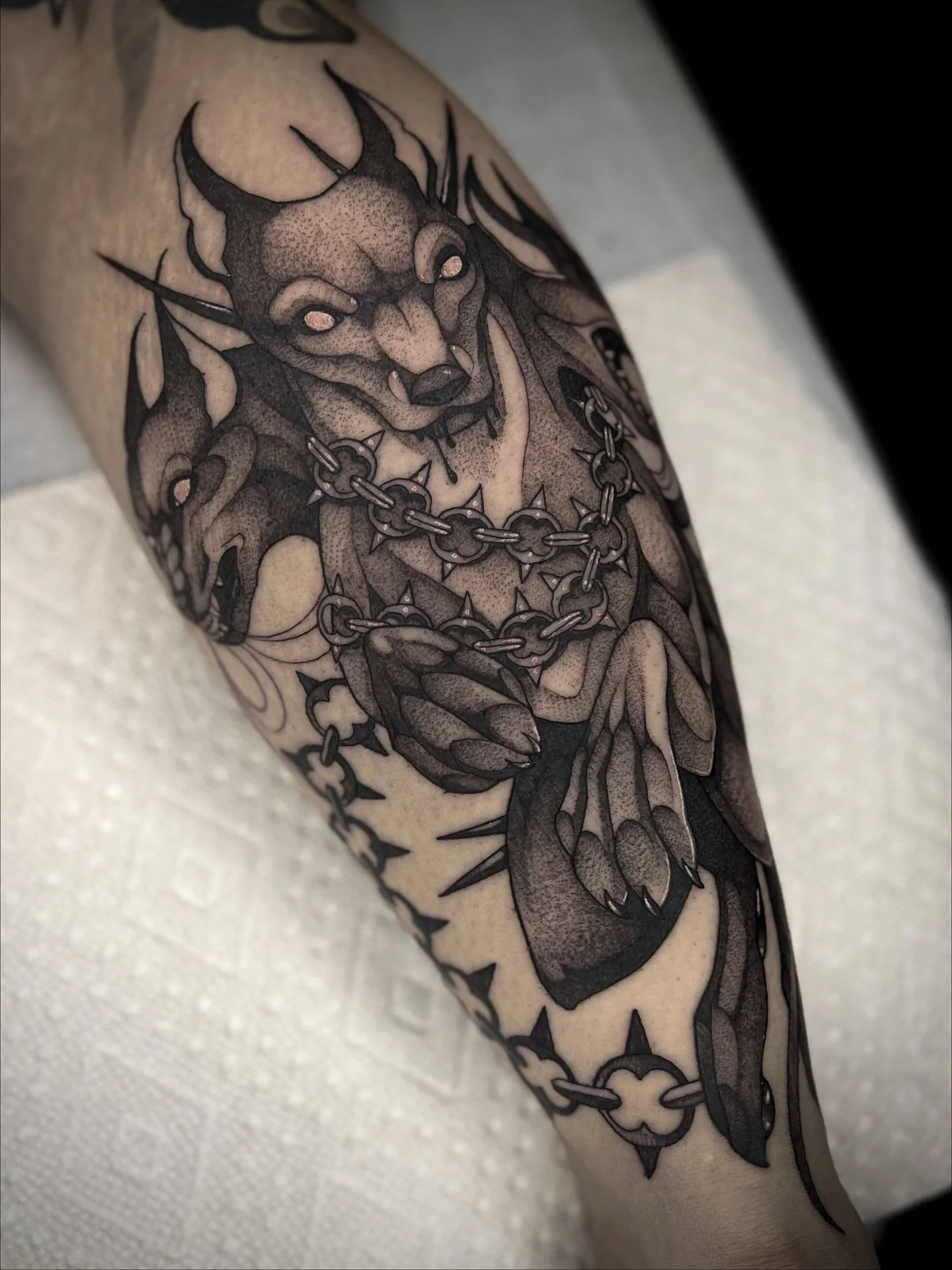 Cerberus for Tiffany! Thanks for the trust and for twilight 🫡 
.
.
.
.
#cerberustattoo #dogtattoo #mythologytattoo #darktattoo #dobermantattoo #madjackaltattoo #nhink #nhtattooers #nhtattoo #nhartists #nhartist #blkttt #ttt #blackwork #blackworktatt