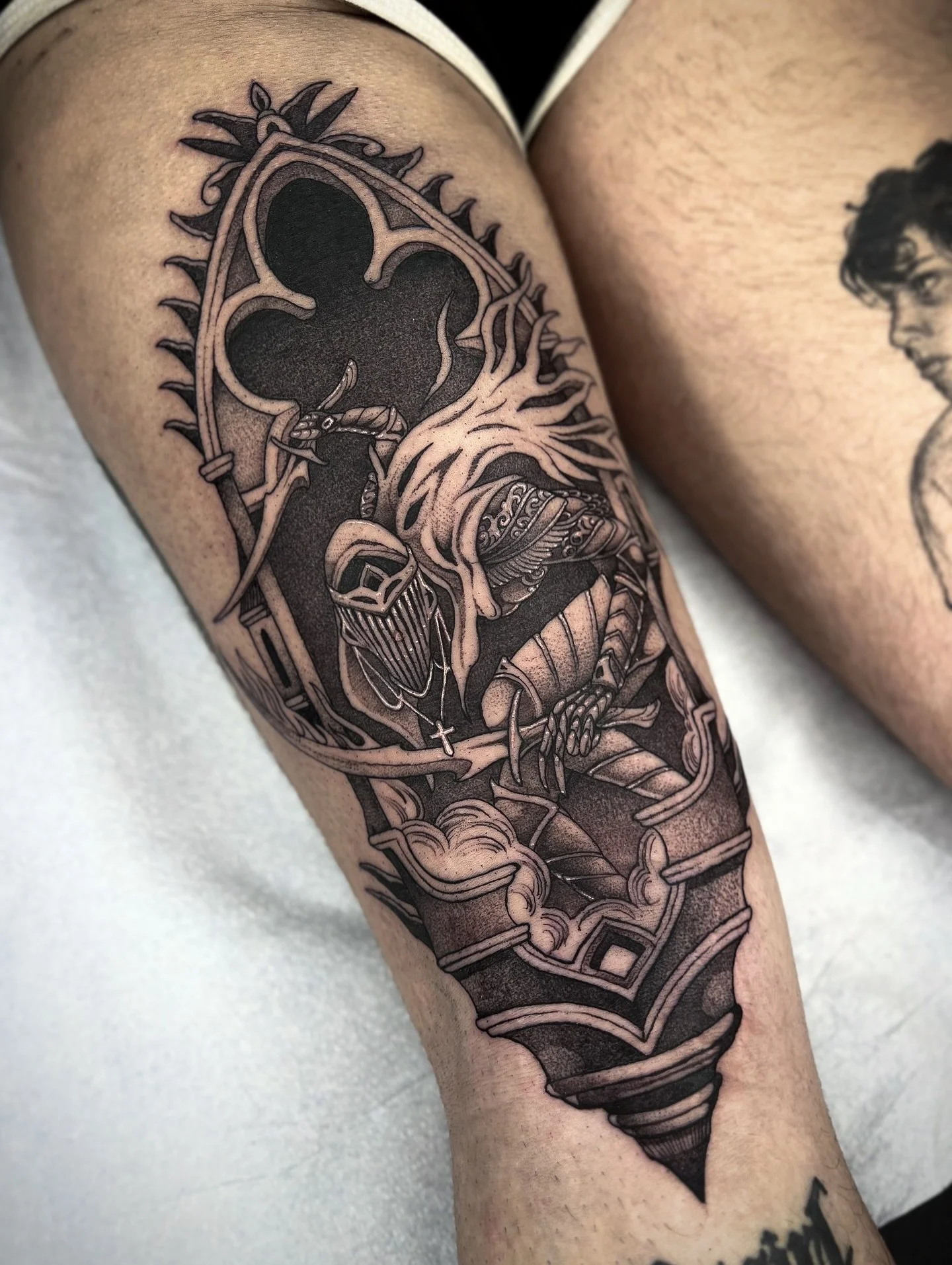 The Dancer of Boreal Valley from Dark Souls 3 for my friend @lavender_wings 🫶🏻 Thank you for the trust as always 🥺 
.
.
.
.
.
#videogametattoo #darksoulstattoo #eldenringtattoo #darksouls3 #darksoulsart #cathedraltattoo #windowtattoo #madjackaltat