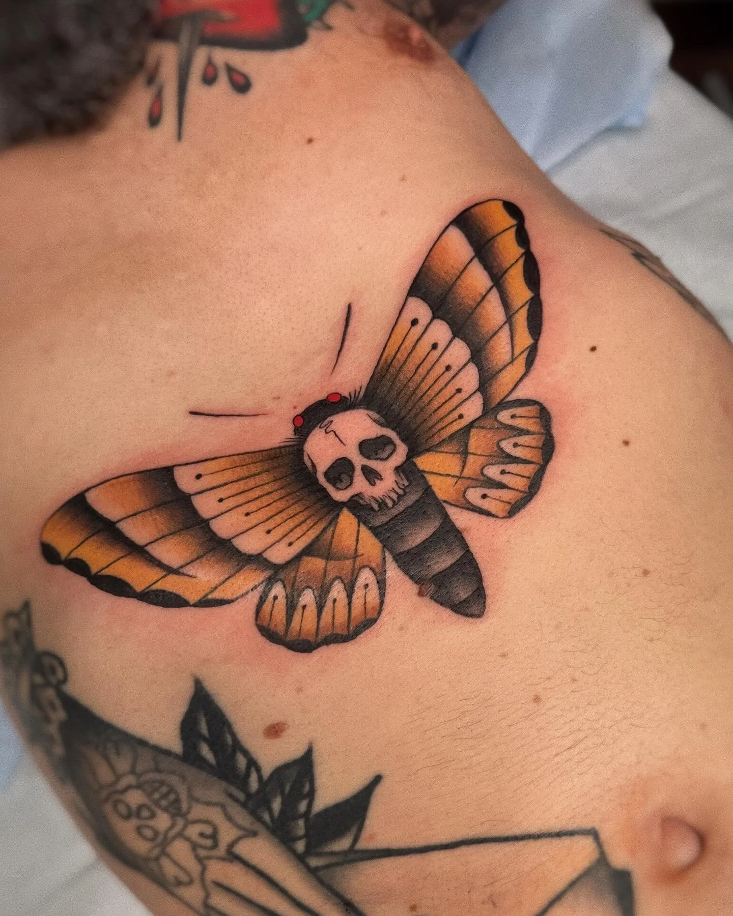 Blasted this death head hawk moth onto @jtansey120 Thanks again dude! 

Booking February and March, DM me.

#tradtattoo #traditionaltattoostyle #tradworkers #tradtattoos #nhtattoo