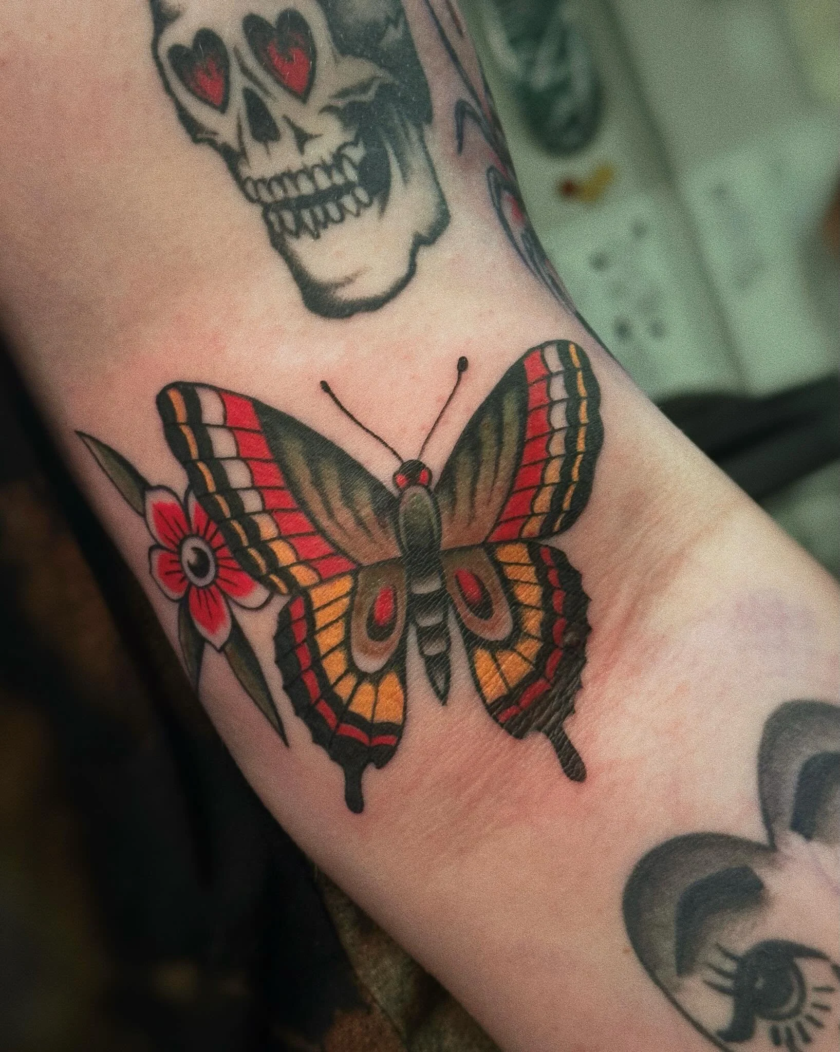 Trad-styled butterfly for @earica97 in the elbow ditch. She sat like a rock for such a sensitive spot. Thanks again!
.
#tradtattoos #tradtattoo #tradbutterfly #nhtattoo #traditionaltattooink