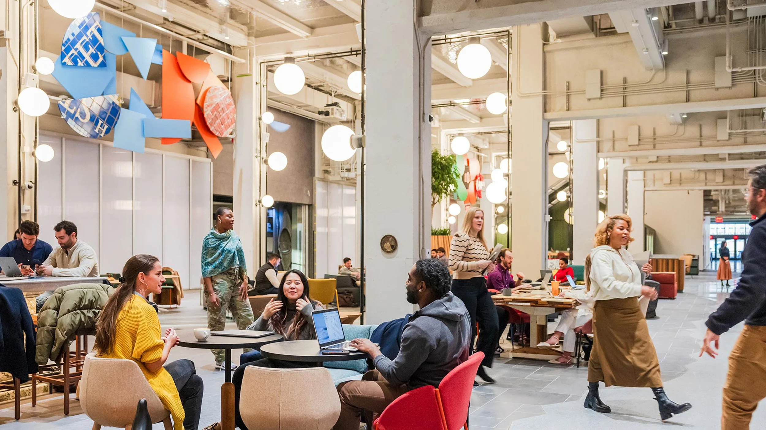 Developed the visual strategy for the sweeping interior frieze and dramatic exterior signage at Google’s adaptive-reuse HQ, marrying historic freight architecture with brand storytelling. The project earned high-profile media coverage, including a