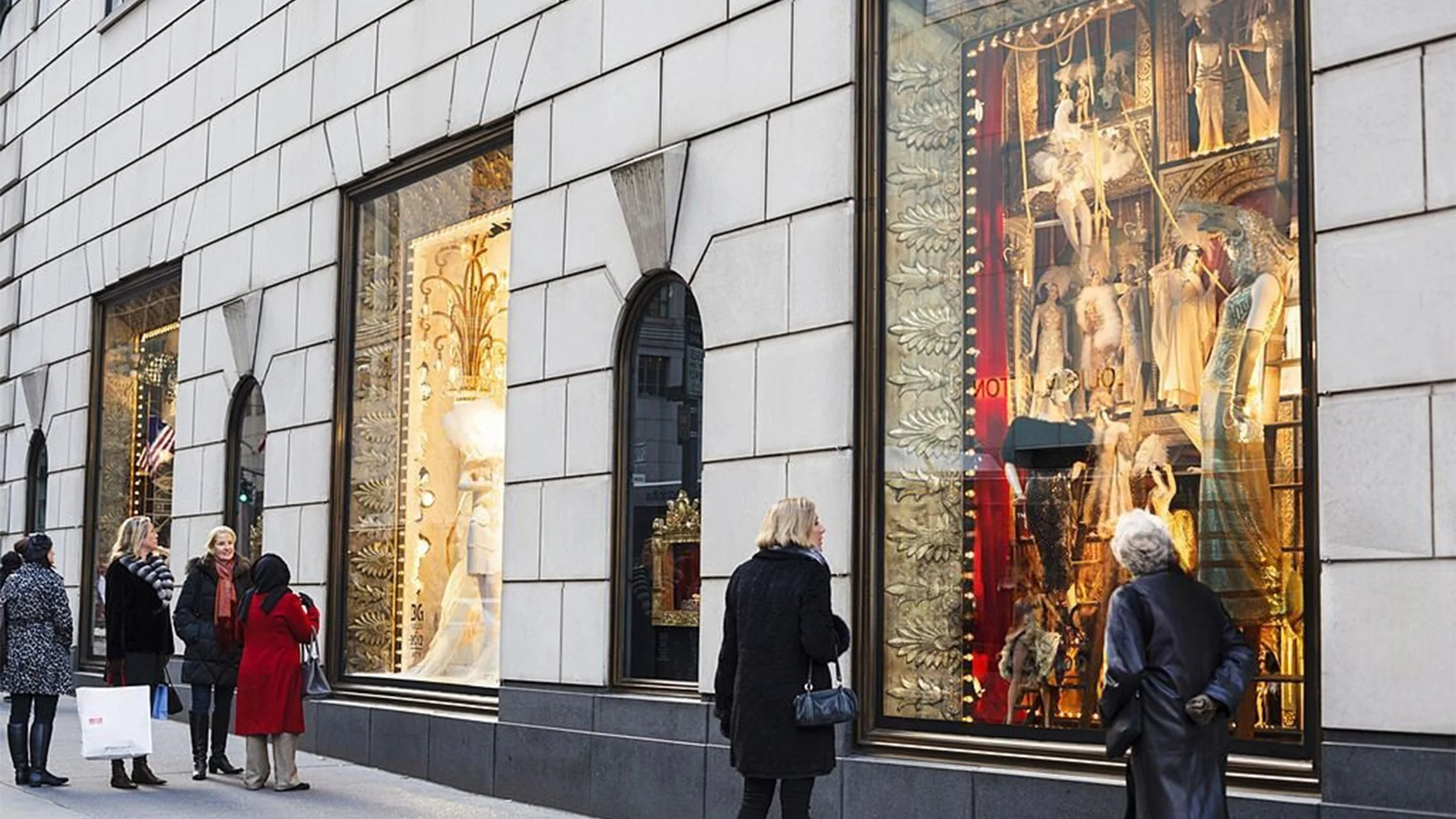Contributed to the concept and execution of Bergdorf Goodman’s legendary holiday windows, a century-old New York tradition known for elaborate storytelling and craftsmanship. The installation drew significant media attention, including behind-the-sc