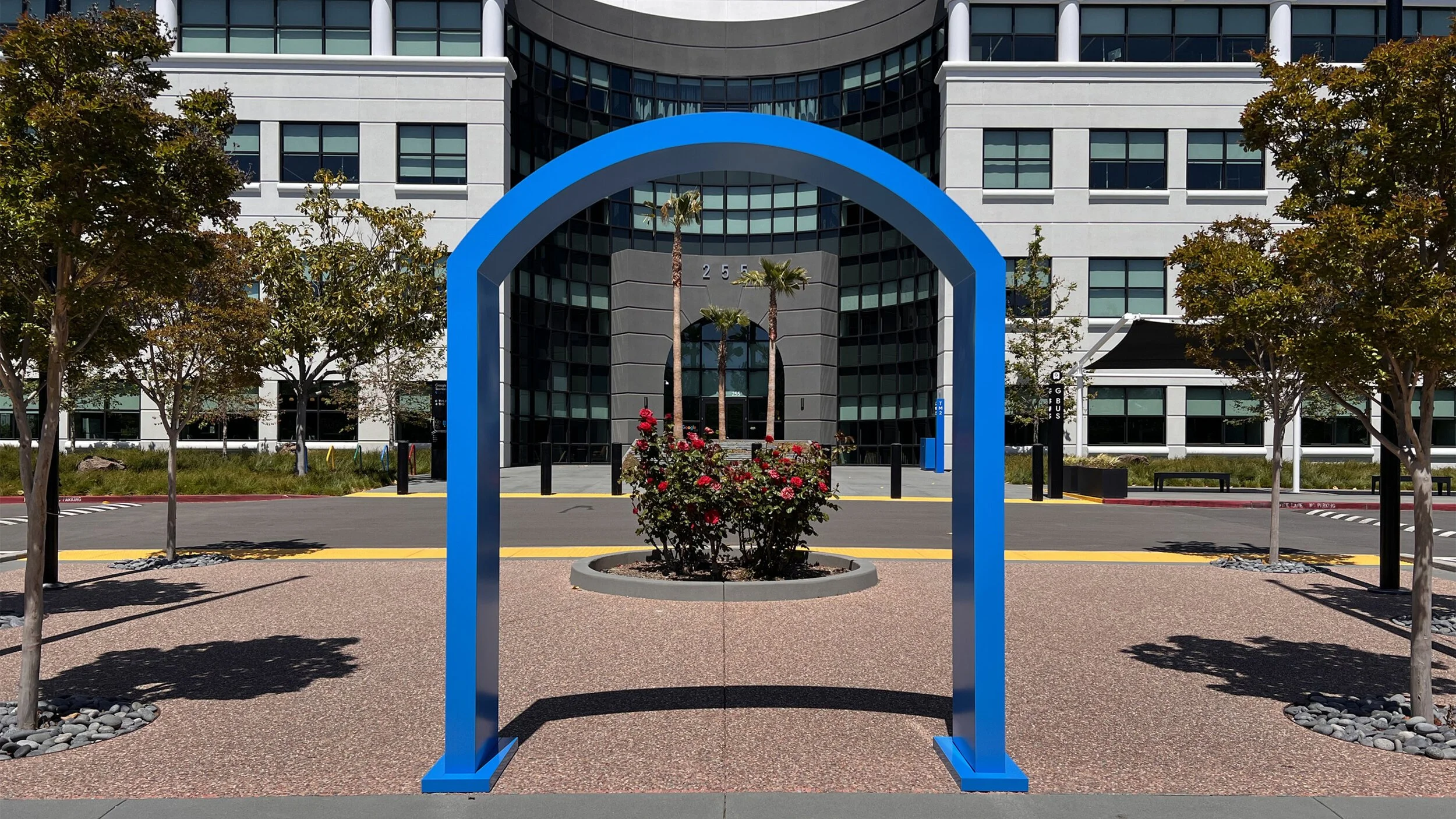 Delivered exterior wayfinding and placemaking for a three-building campus in California’s Bay Area, creating a unified sense of place across its outdoor spaces. Designed interior experiential moments and immersive branded environments for campuses i