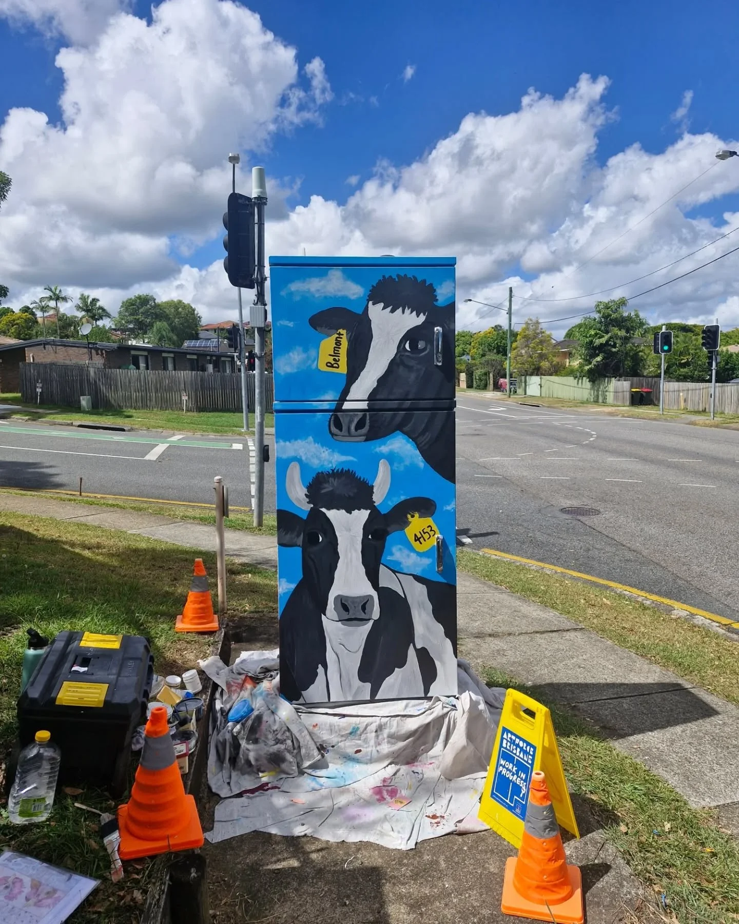 One thing I always get asked is how long does it take to do a mural. One thing everything always forgets is the set up and pack up of the site. This may take a while depending on the site. It is a very important part of the project. This makes sure t
