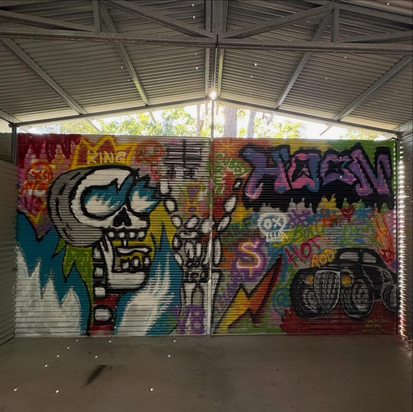 Graffiti art installation for a close family friends garage. Talking inspiration from graffiti styled art and fonts with a combination of character art. This was a very fun mural using spray paints which isn&rsquo;t my usual medium. Extremely happy w