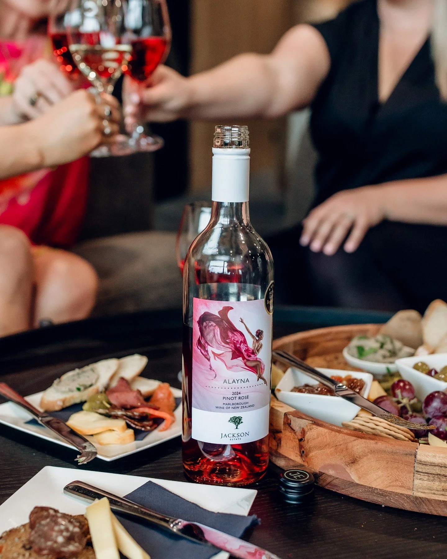 Girl dinner, but make it Marlborough. ⁠
⁠
A bottle of @jacksonestate Ros&eacute;, a platter for the table, and a catch-up that somehow lasts the whole evening. Honestly, we can&rsquo;t think of a better way to spend the day.⁠
⁠
Gather the girls, lets
