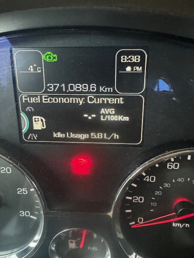 Cheval Noir Equipment2016 Anser jeep included with Kenworth T880 package