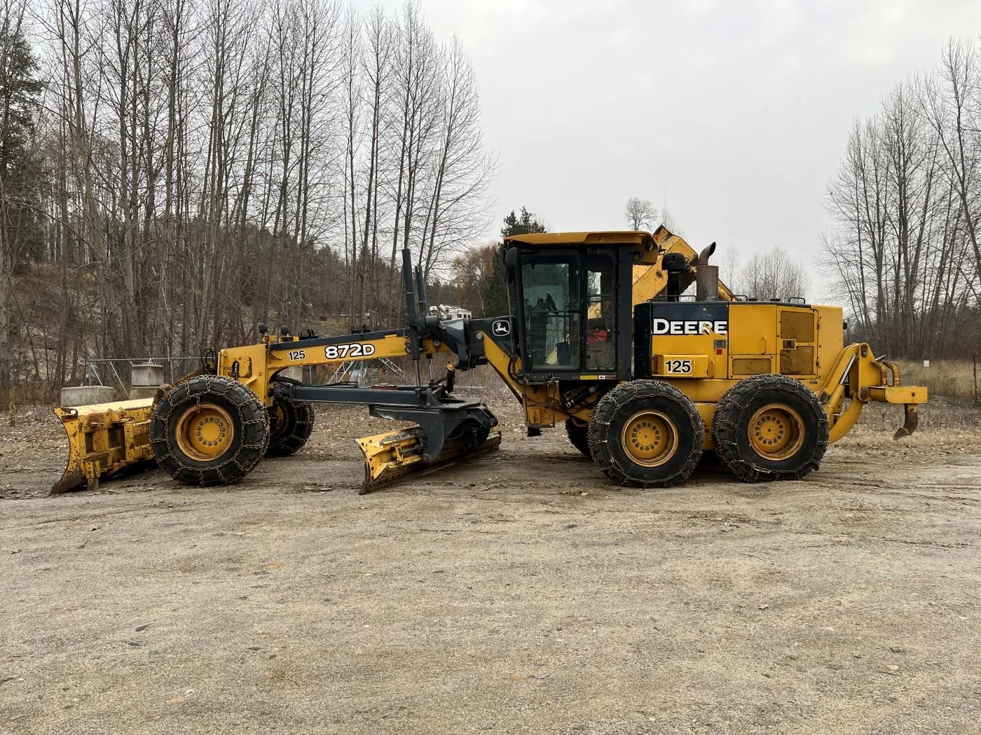 Cheval Noir Equipment 2008 JD 872D Grader 1.JPG