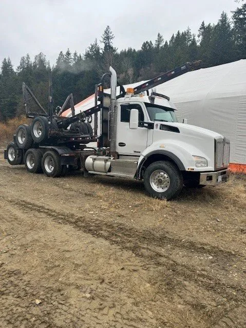 Cheval Noir Equipment 2016 Anser jeep included with Kenworth T880 package