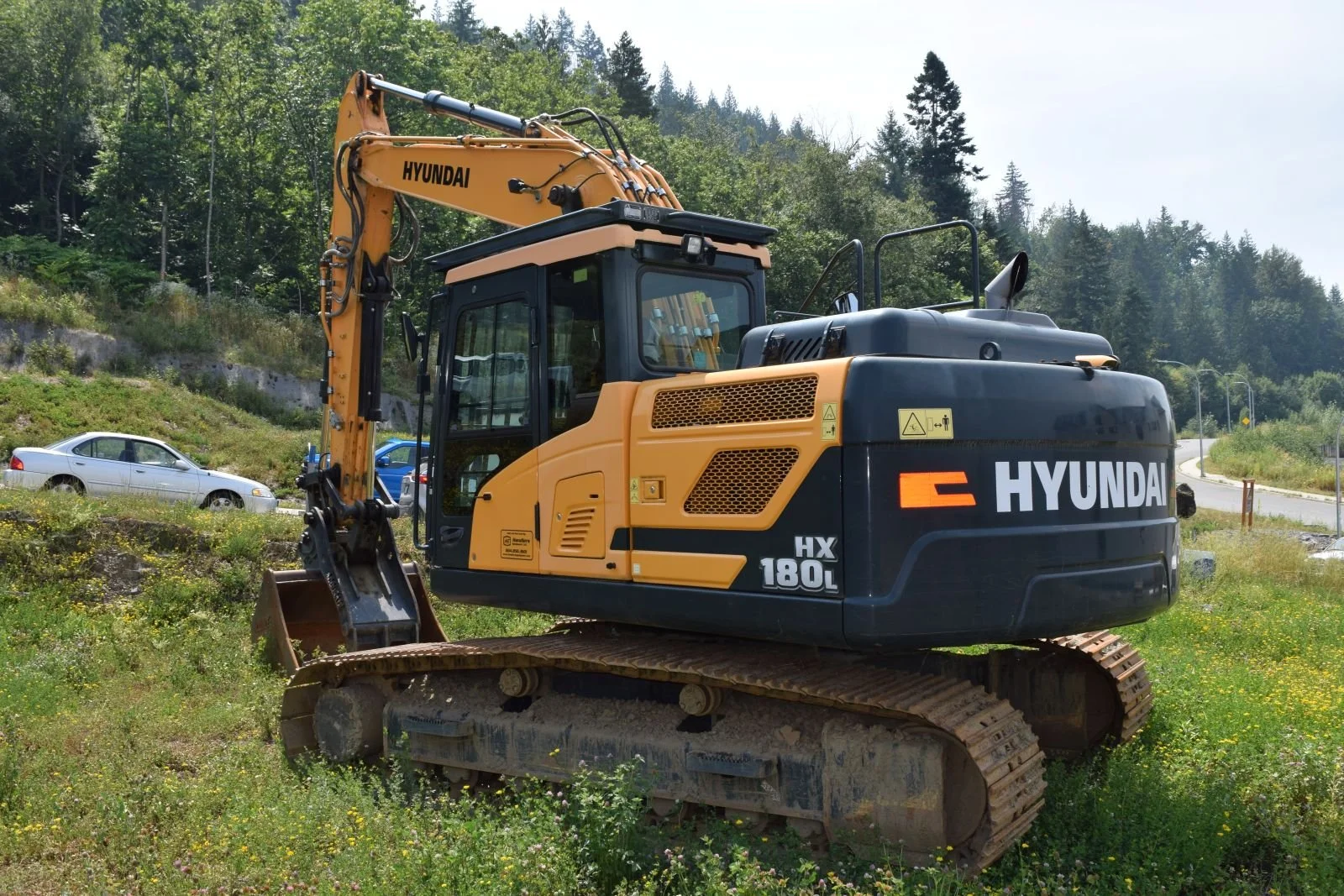 Cheval Noir Equipment 2019 Hyundai HX180L 12.JPG