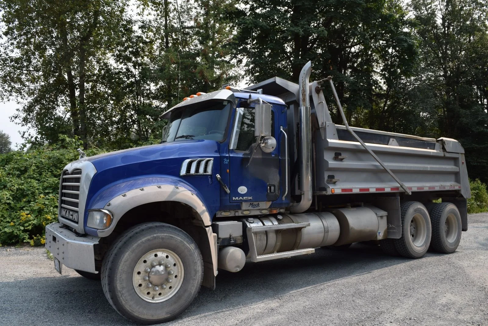 Cheval Noir Equipment 2012 Mack Dump Truck (2) 5.JPG