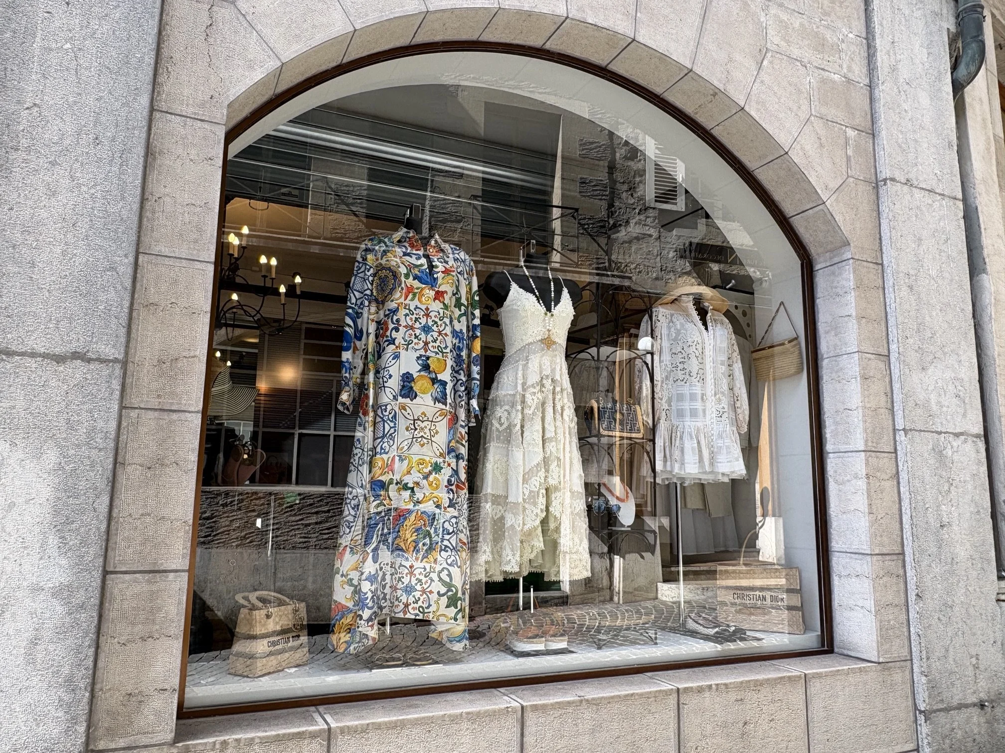 Vitrine_Bourse_du_Luxe_Vieille-Ville.jpeg