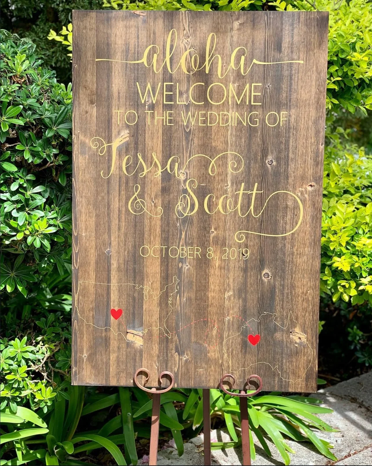aloha-wedding-welcome-sign-maui-custom-wood-signage.jpeg
