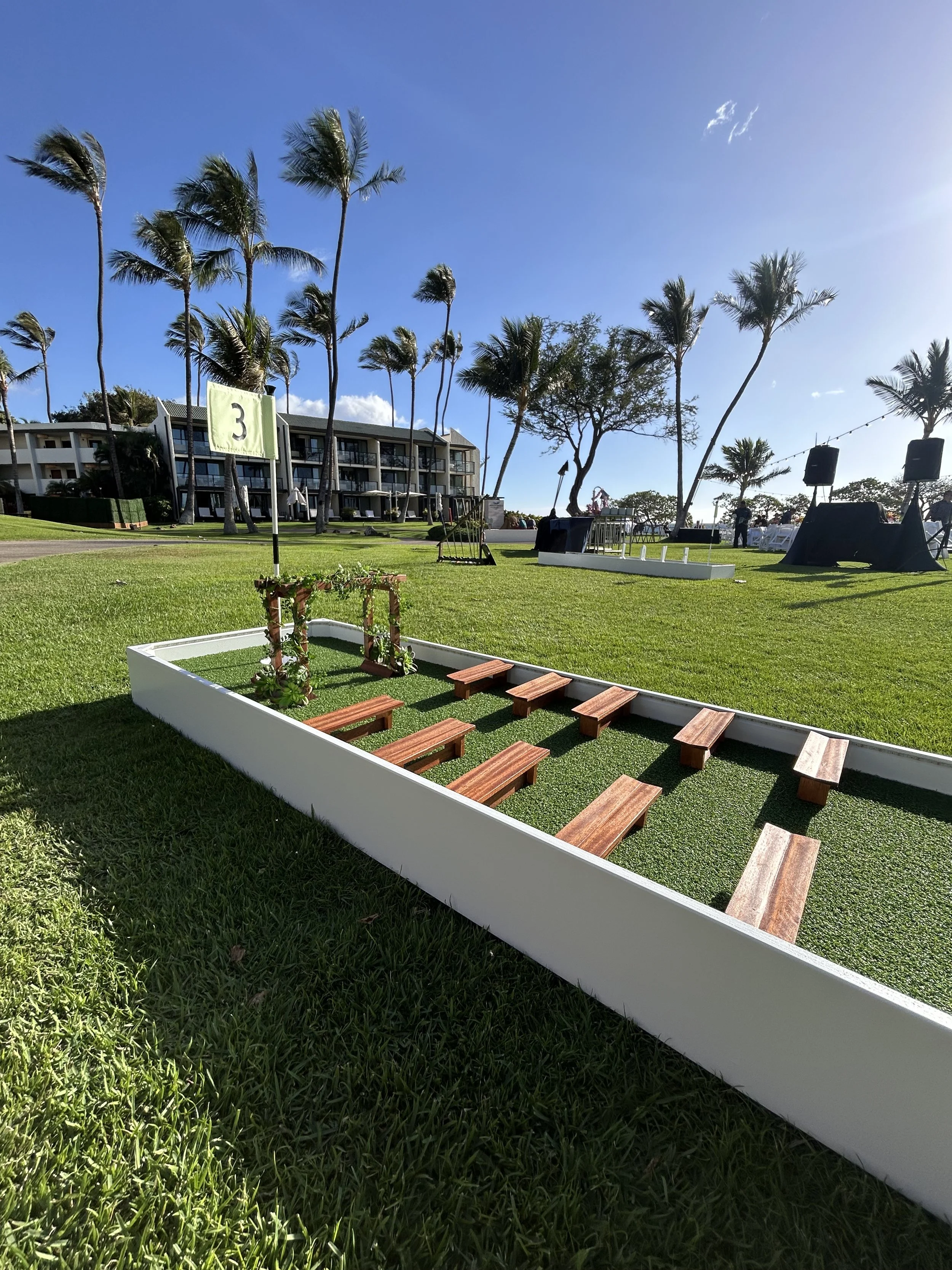 mobile-putt-putt-golf-hole-3-arch-bench-wailea-beach-resort-maui.jpeg