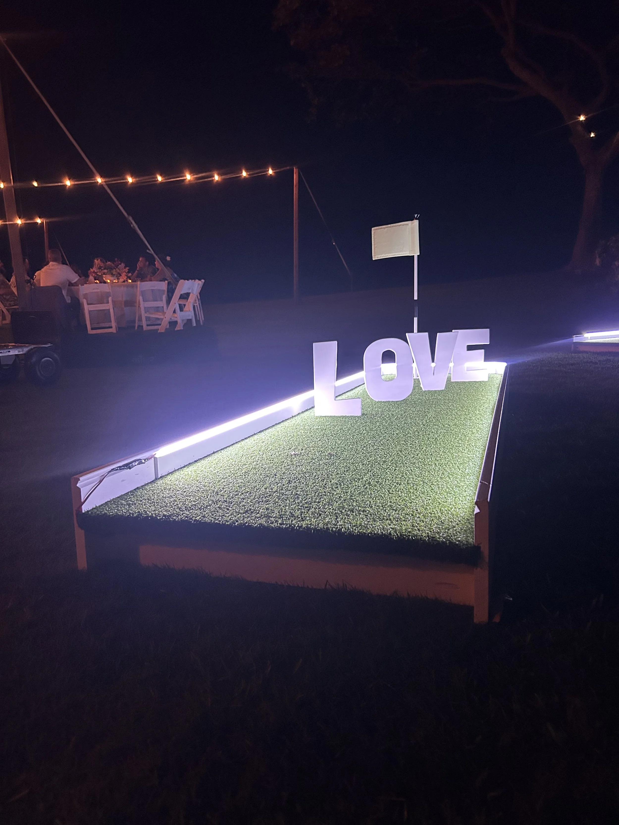led-mobile-putt-putt-golf-love-hole-wailea-beach-resort-maui-night.jpeg
