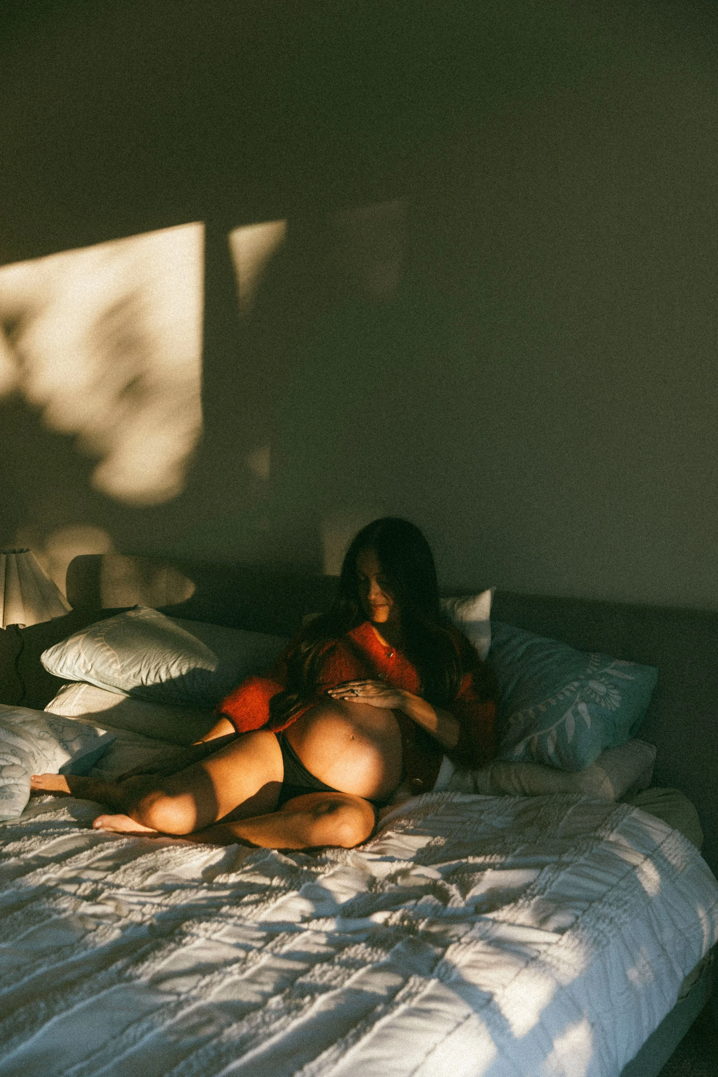 Darcy-Simpson-Photography_In-home_maternity-23.jpg