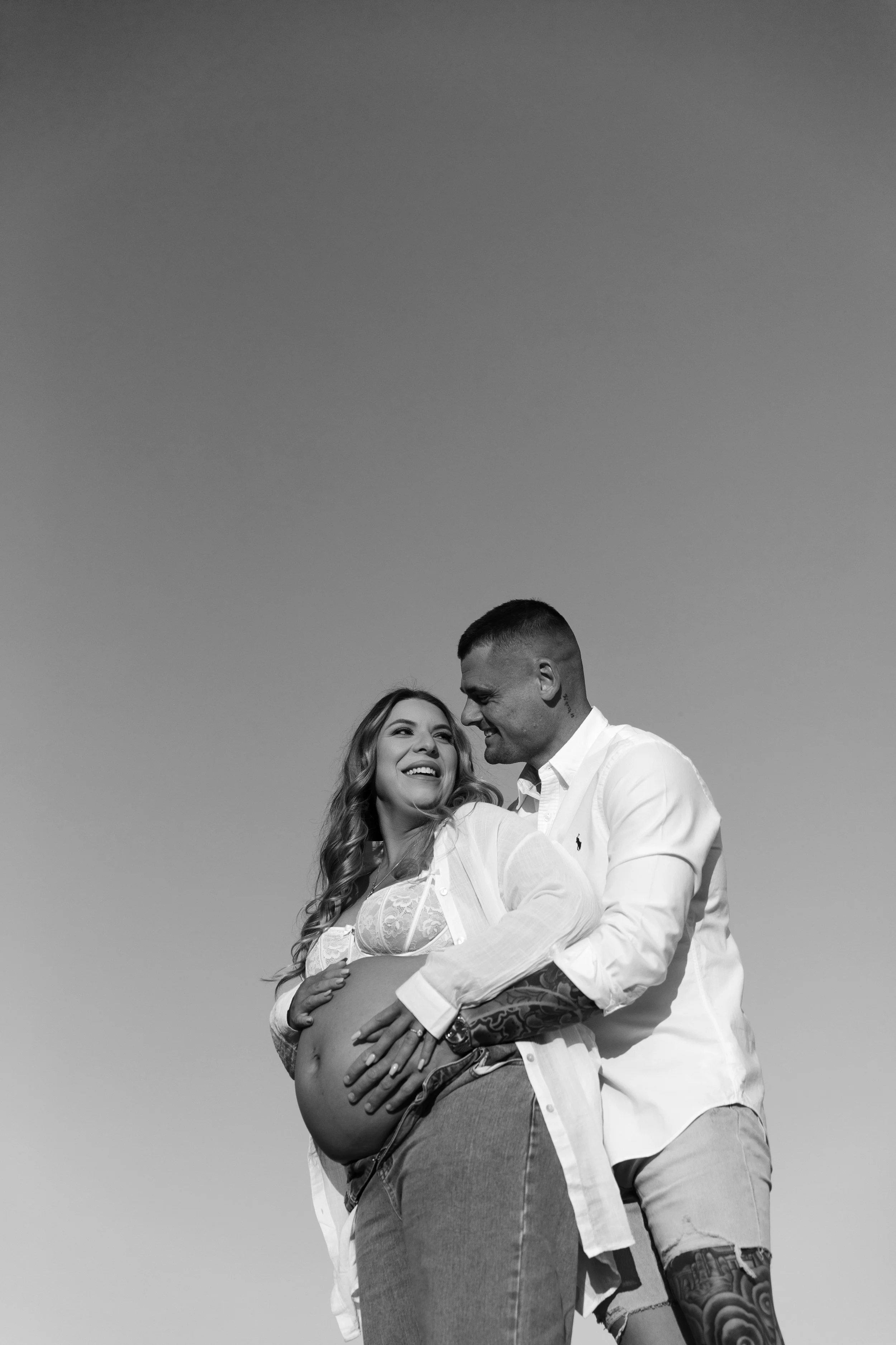 DarcySimpsonPhotography_michaela_maternity-44_bw.jpg