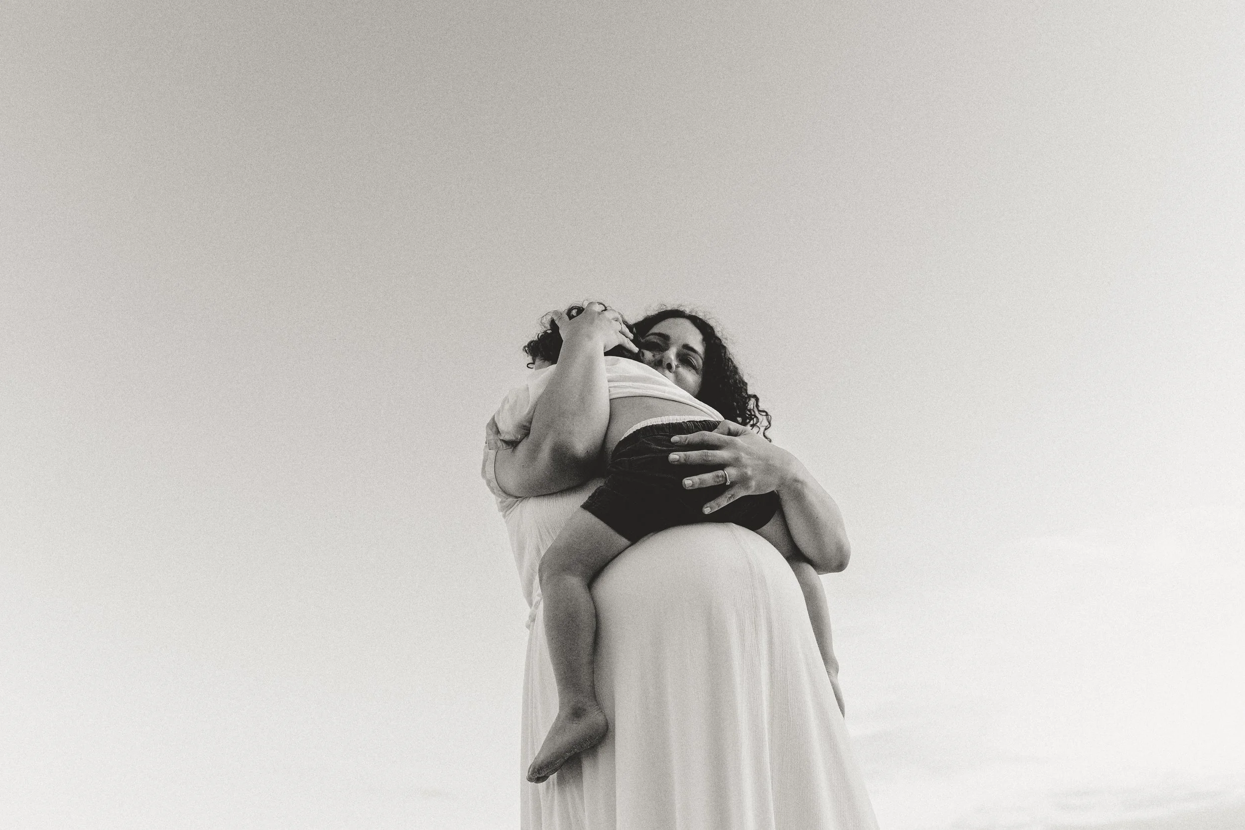 DarcySimpsonPhotography_Mel_Maternity_BW-11.jpg