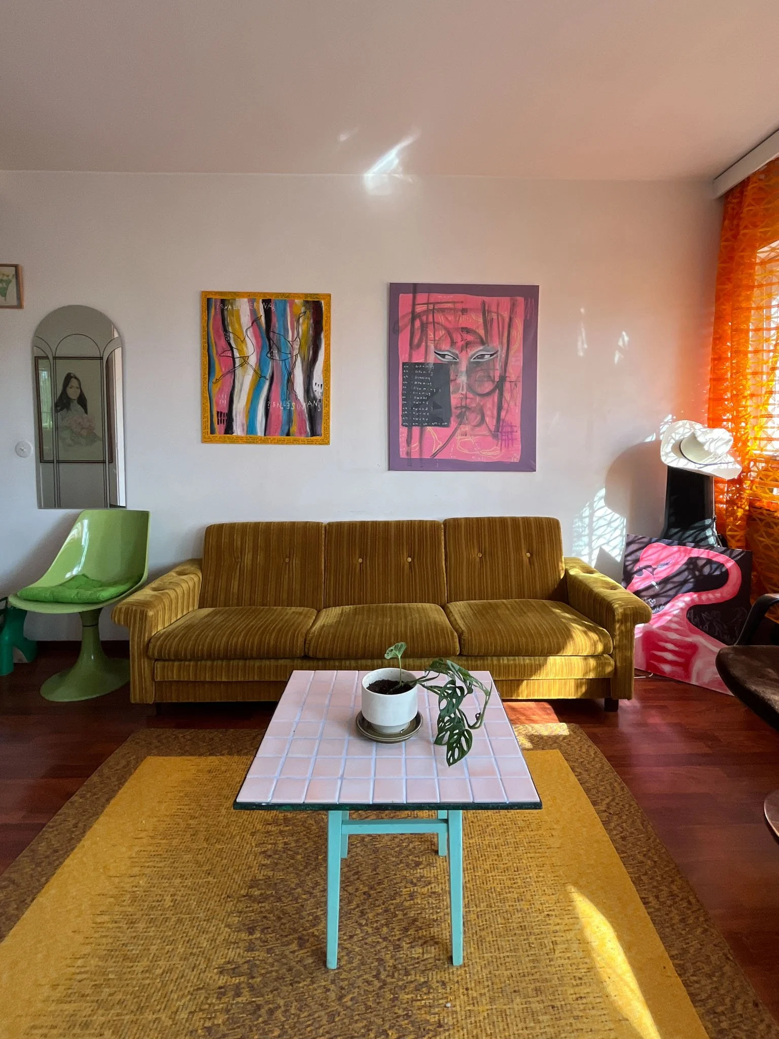 Sonja Katariina Vahasaari's paintings.