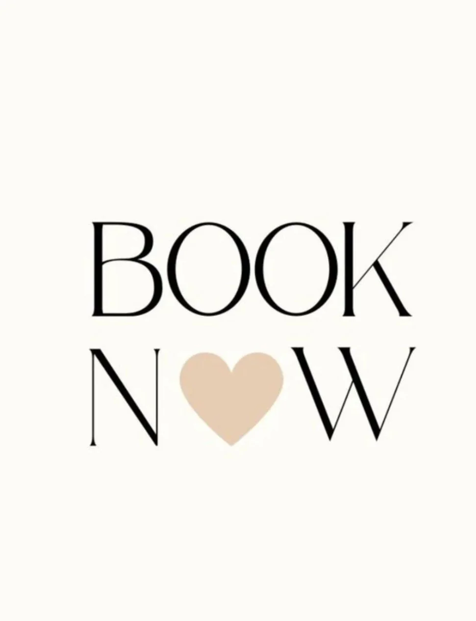 Tekst 'BOOK NOW' met een beige hartje tussen de woorden op een witte achtergrond.