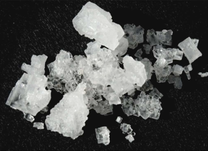 FOTO MACRO DOS CRISTAIS DO SAL MARINHO TRADICIONAL DE CASTRO MARIM